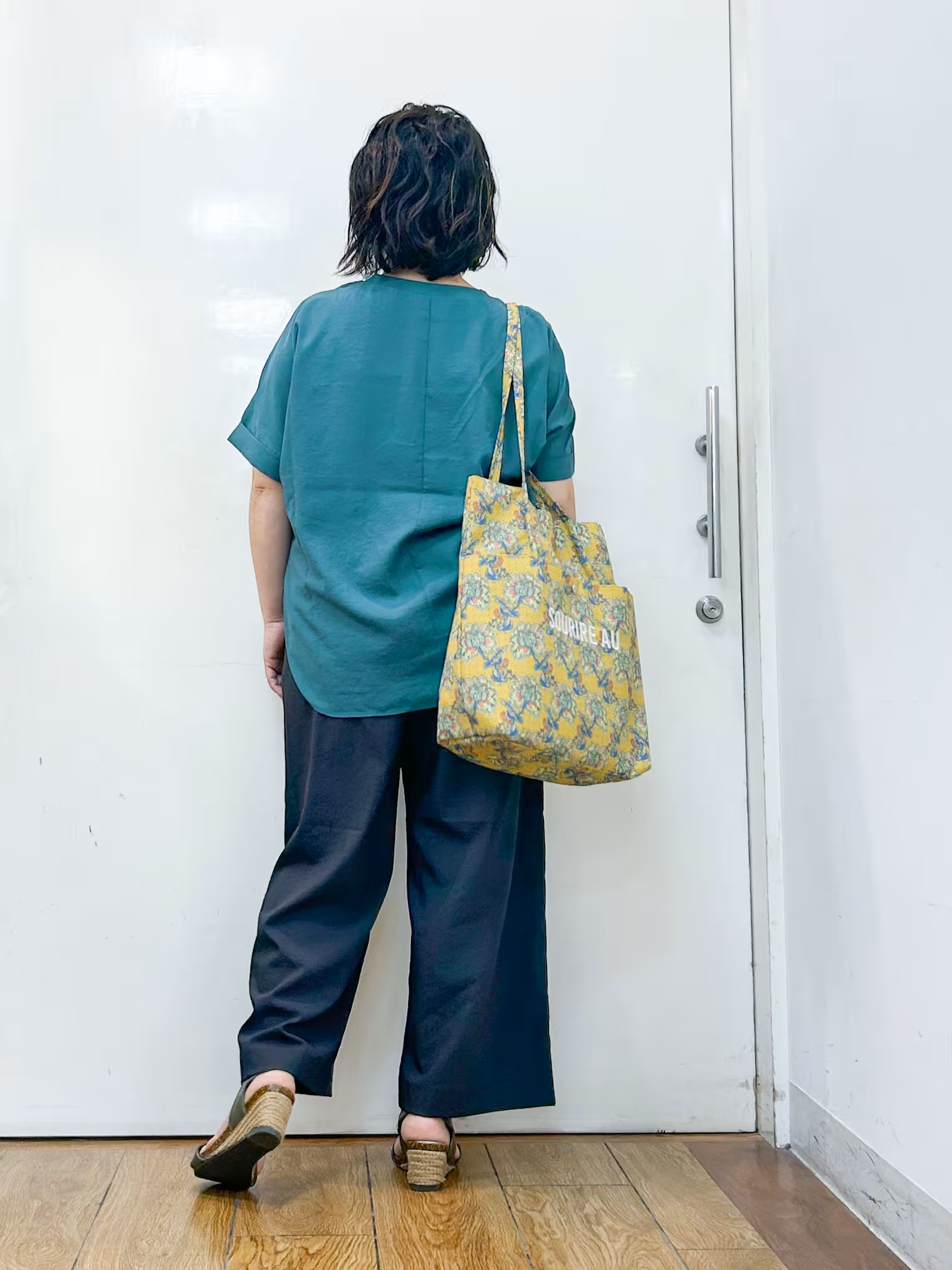 haruさんの「SHOO･LA･RUE｜【ひんやり/着丈選べる/体型カバー】洗濯後しわになりにくい さらさらドルマンブラウス」を使ったコーディネート
