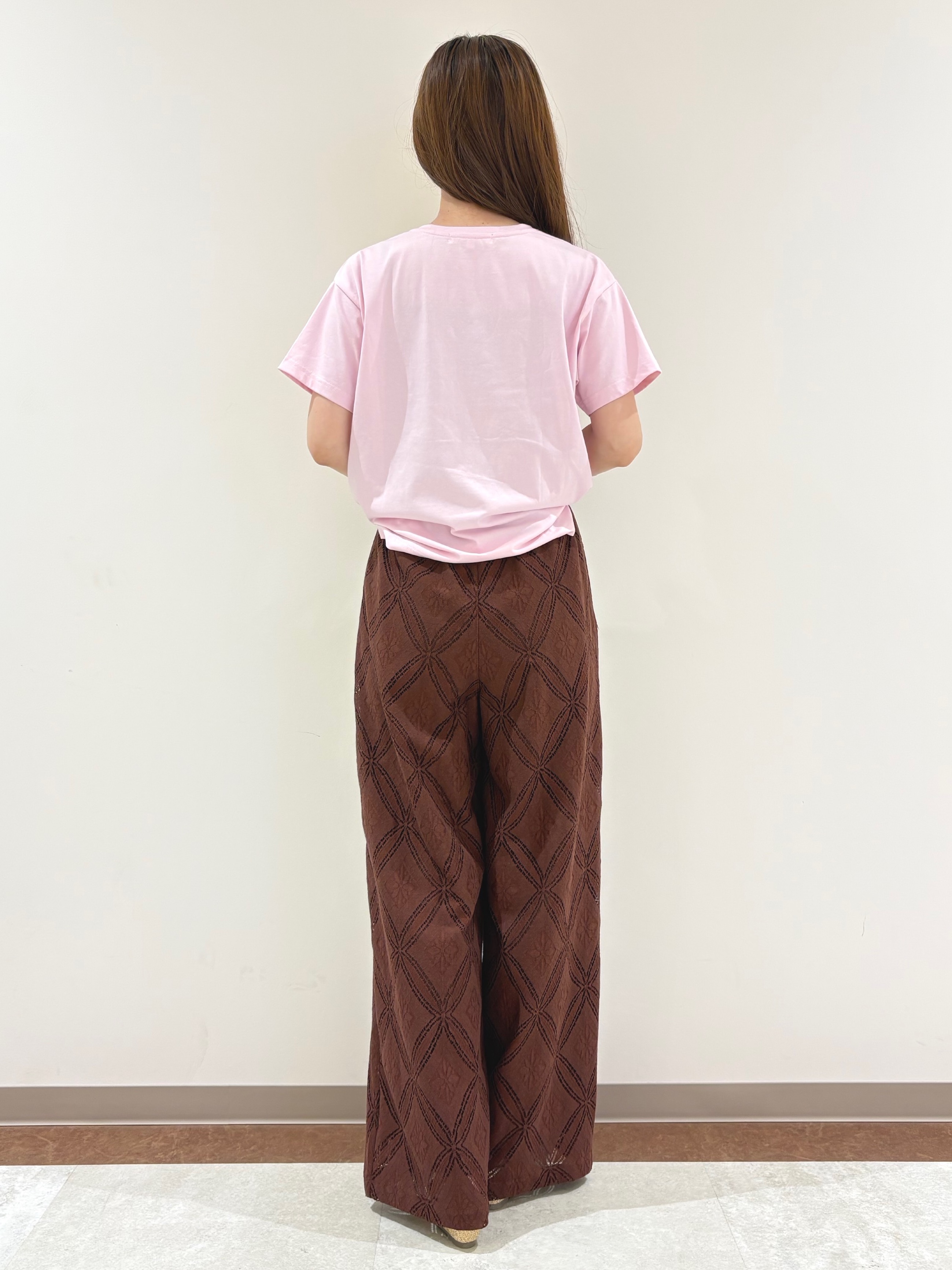 まきさんの「grove｜【遮熱／吸水速乾／接触冷感／UVカット】ベーシックロゴTシャツ」を使ったコーディネート