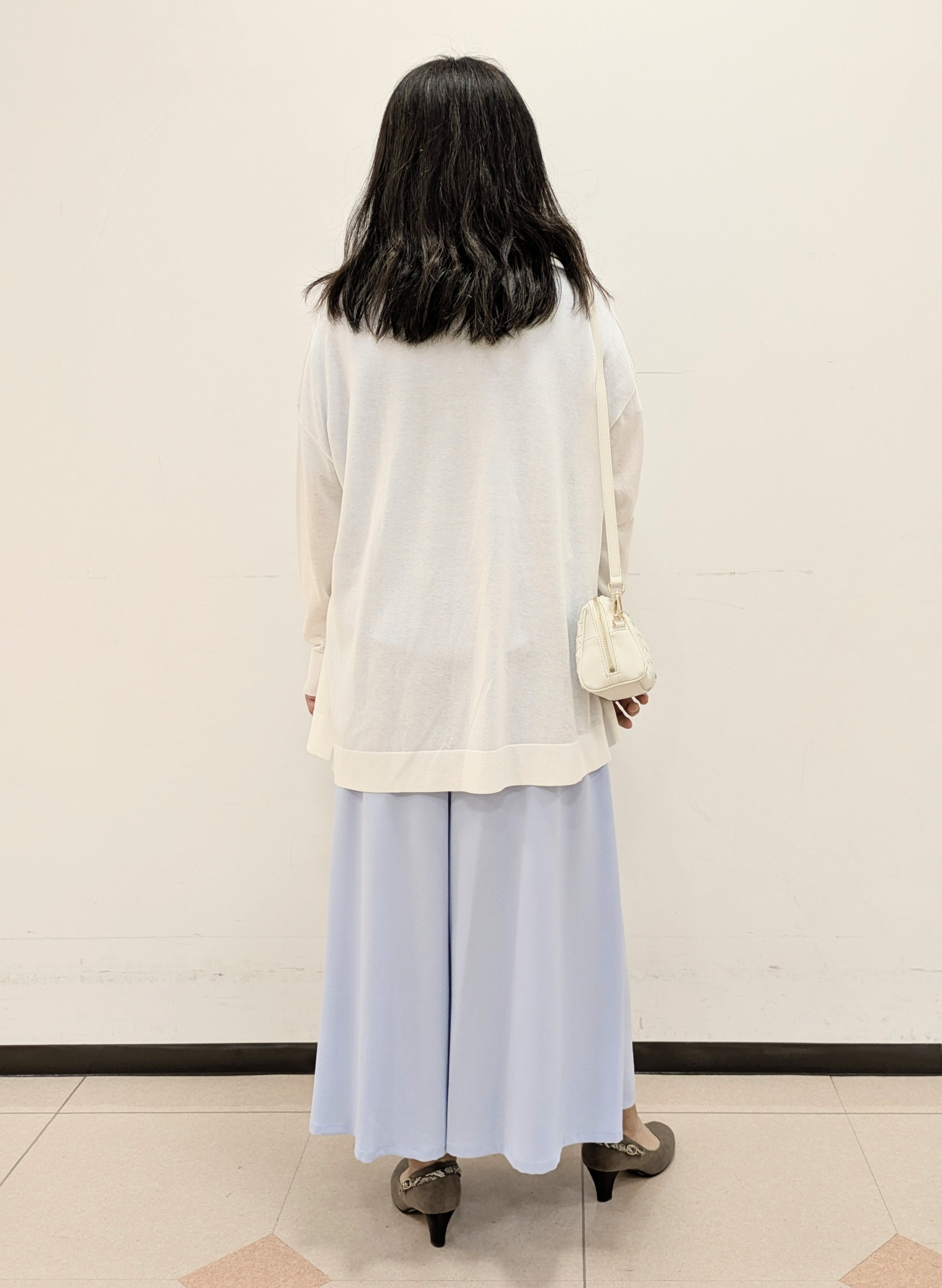 ともさんの「UNTITLED｜コットンリネンカーディガン」を使ったコーディネート