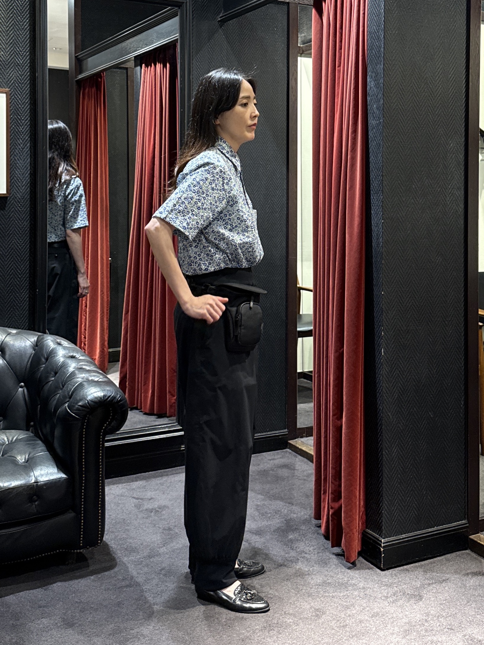 神野（jinno）さんの「TAKEO KIKUCHI｜リップル小花シャツ」を使ったコーディネート