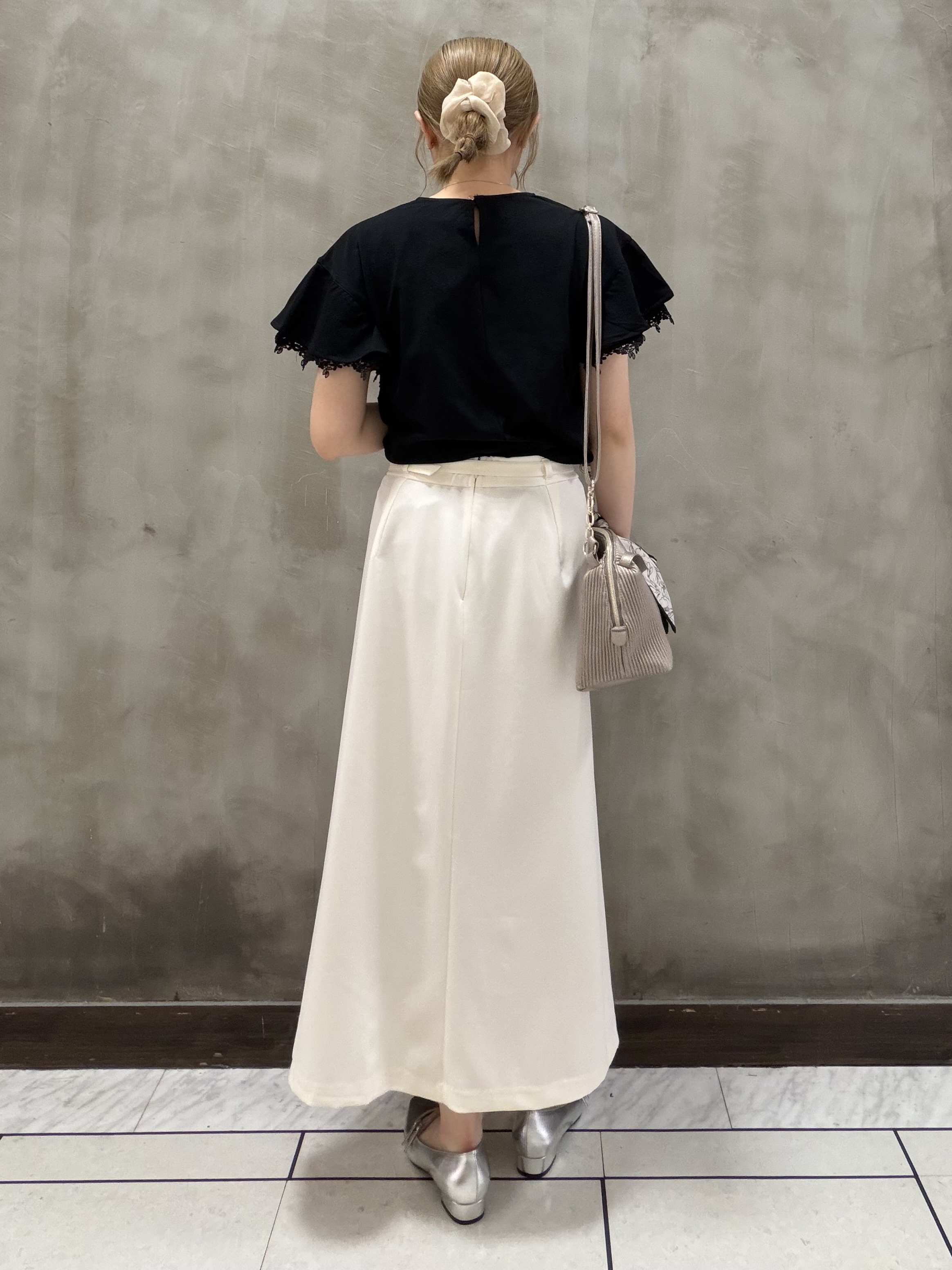 maiさんの「grove｜【二の腕カバー、UV/ひんやり】涼しく華やかに、レースレイヤードスリーブTシャツ」を使ったコーディネート