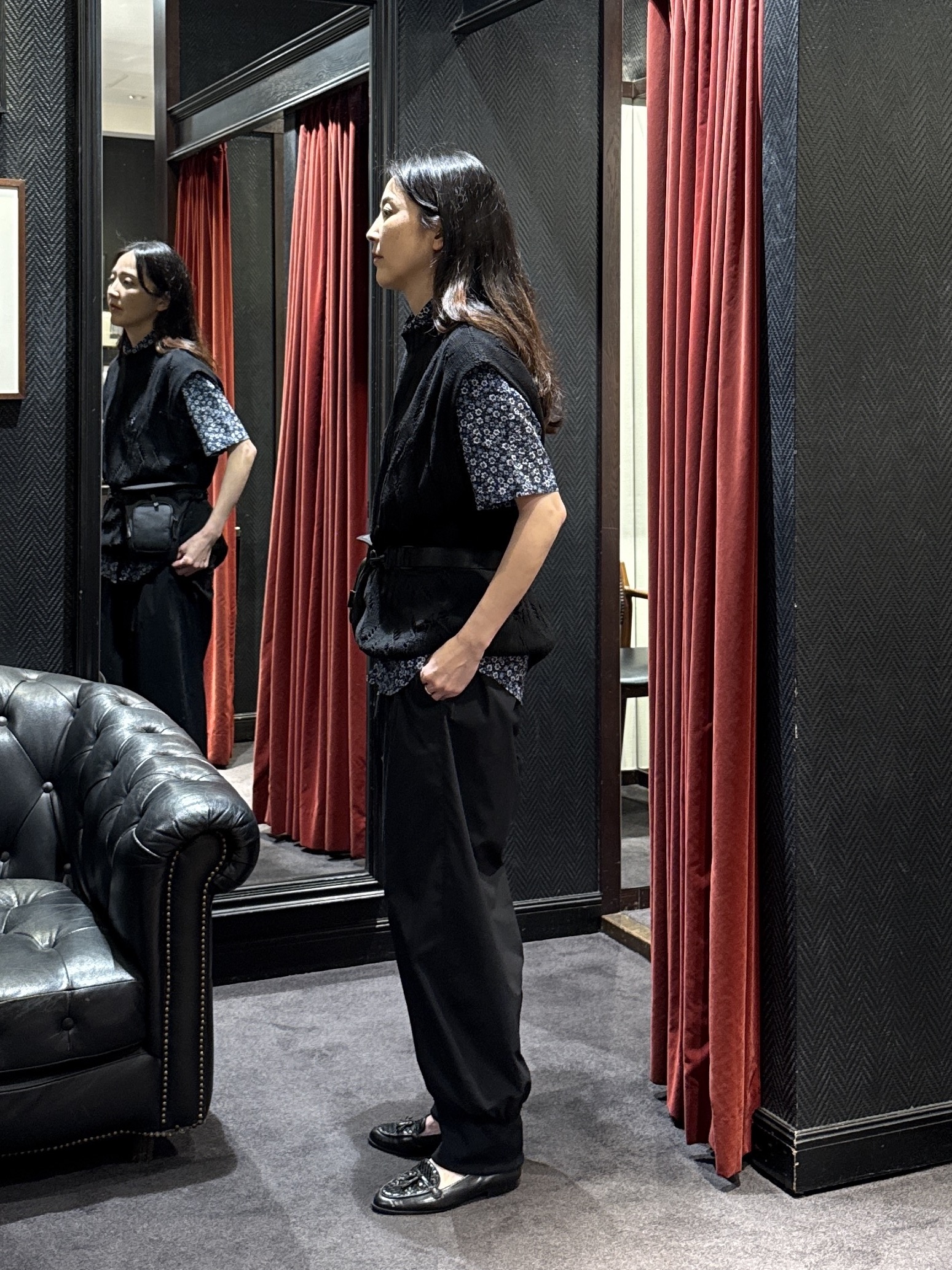 神野（jinno）さんの「TAKEO KIKUCHI｜リップル小花シャツ」を使ったコーディネート