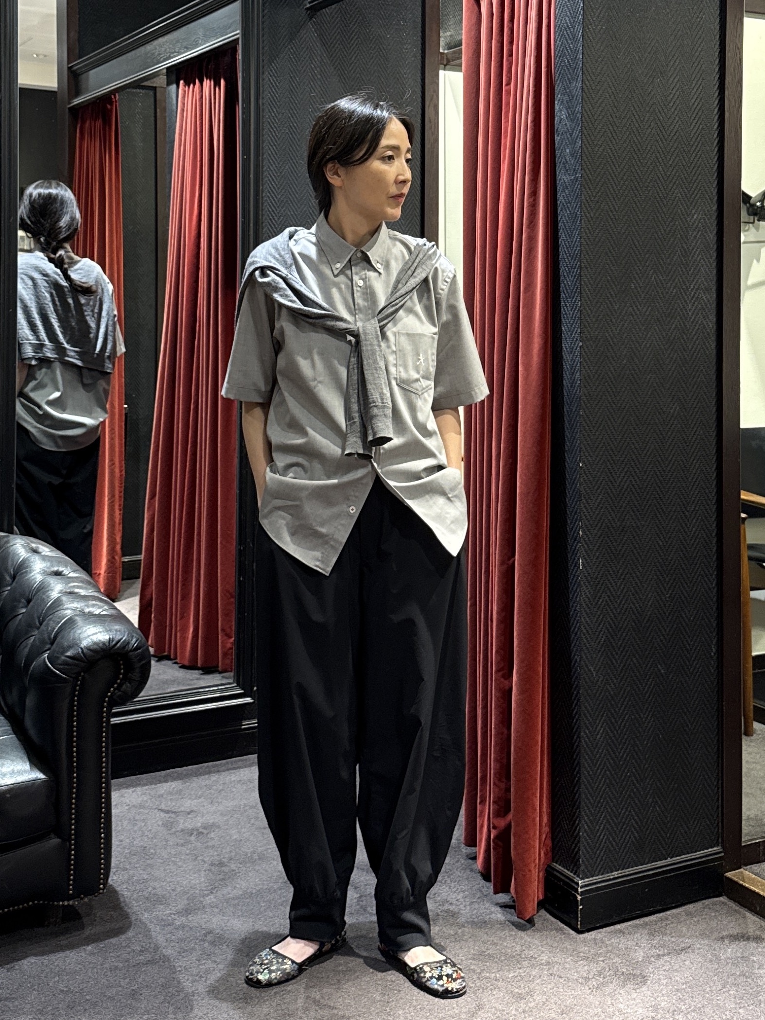 神野（jinno）さんの「TAKEO KIKUCHI｜【BOWLER HAT LABEL】ボーラーハットウォーカー刺繍 半袖ボタンダウンシャツ」を使ったコーディネート