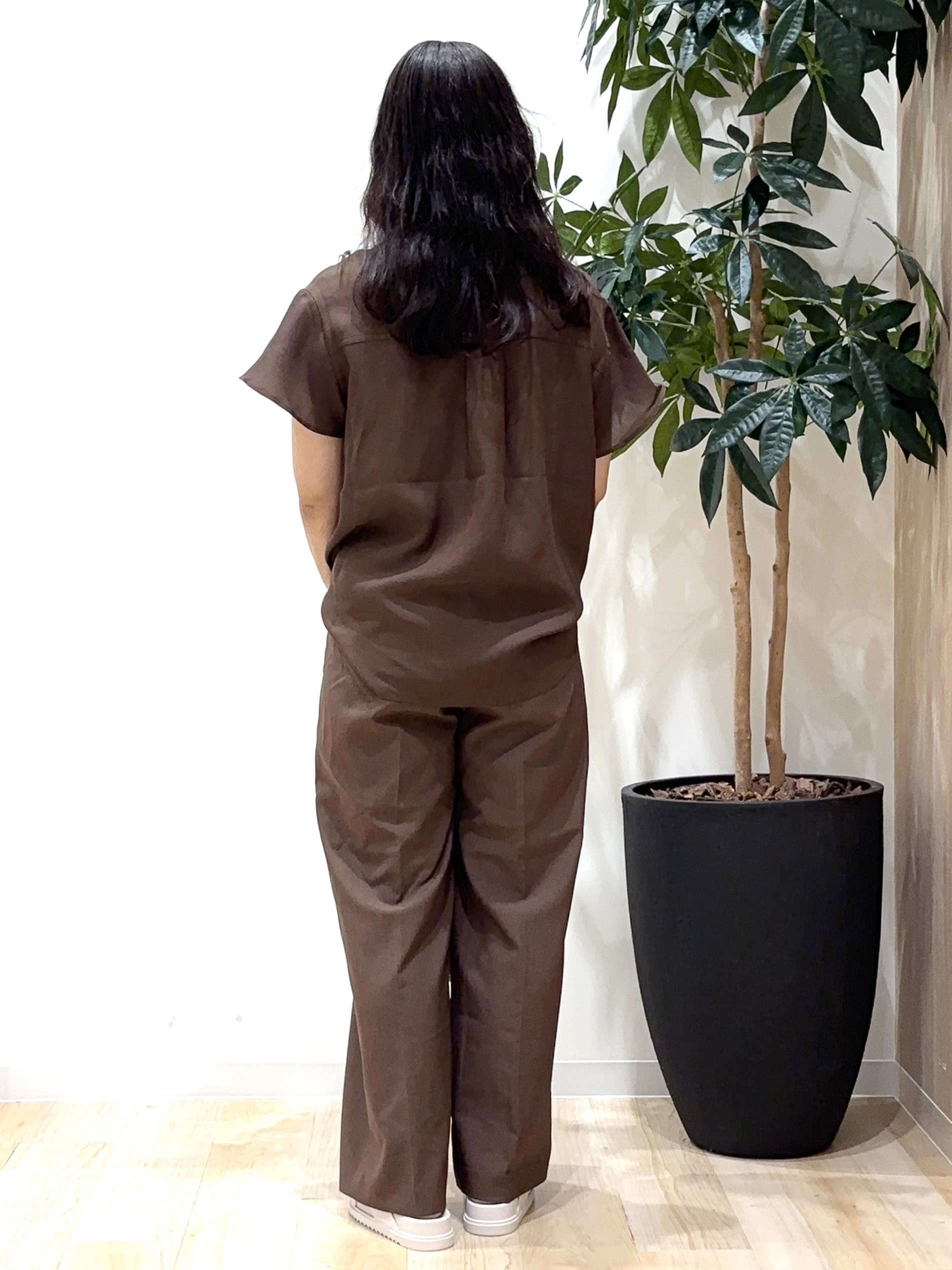 miraiさんの「grove｜【洗濯機OK・ひんやり/SETUP可】シワになりにくい、フレアスリーブブラウス」を使ったコーディネート