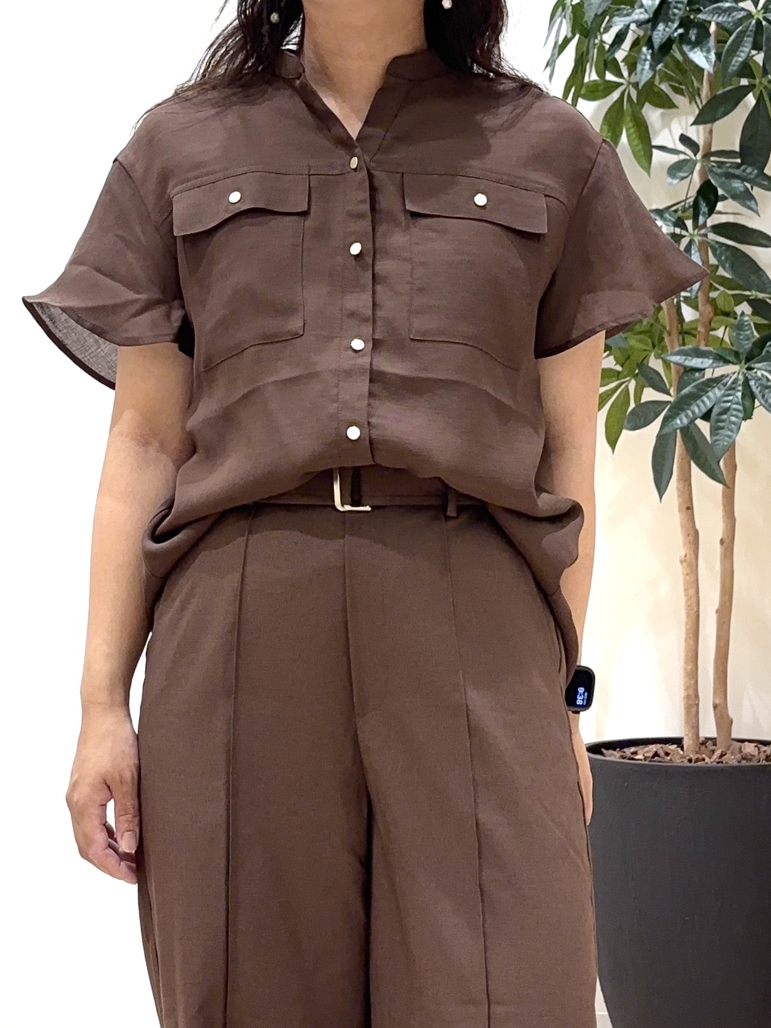 miraiさんの「grove｜【洗濯機OK・ひんやり/SETUP可】シワになりにくい、フレアスリーブブラウス」を使ったコーディネート