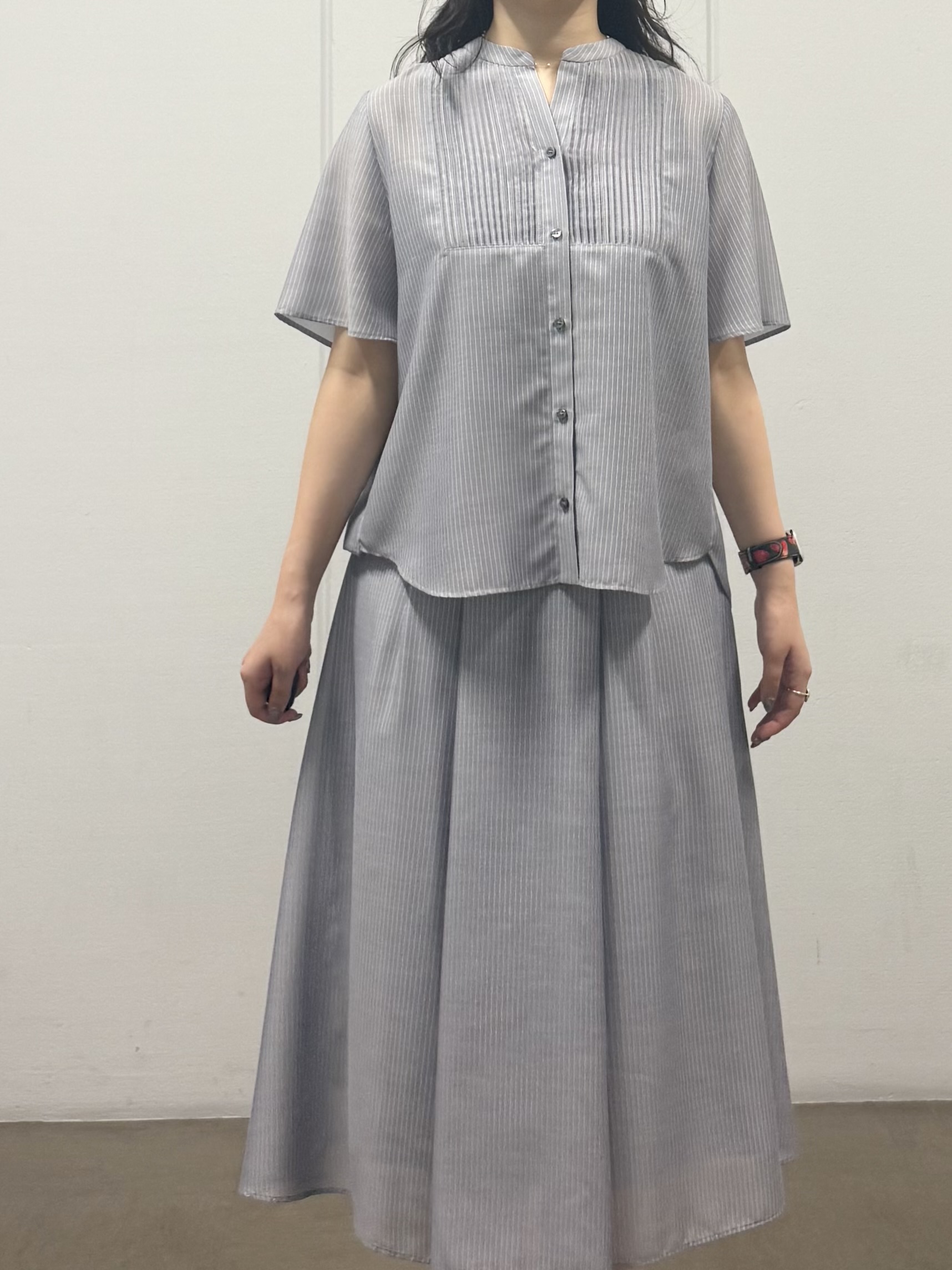 mizukiさんの「INDIVI｜【接触冷感/洗える】シアーシャンブレーピンタックブラウス」を使ったコーディネート
