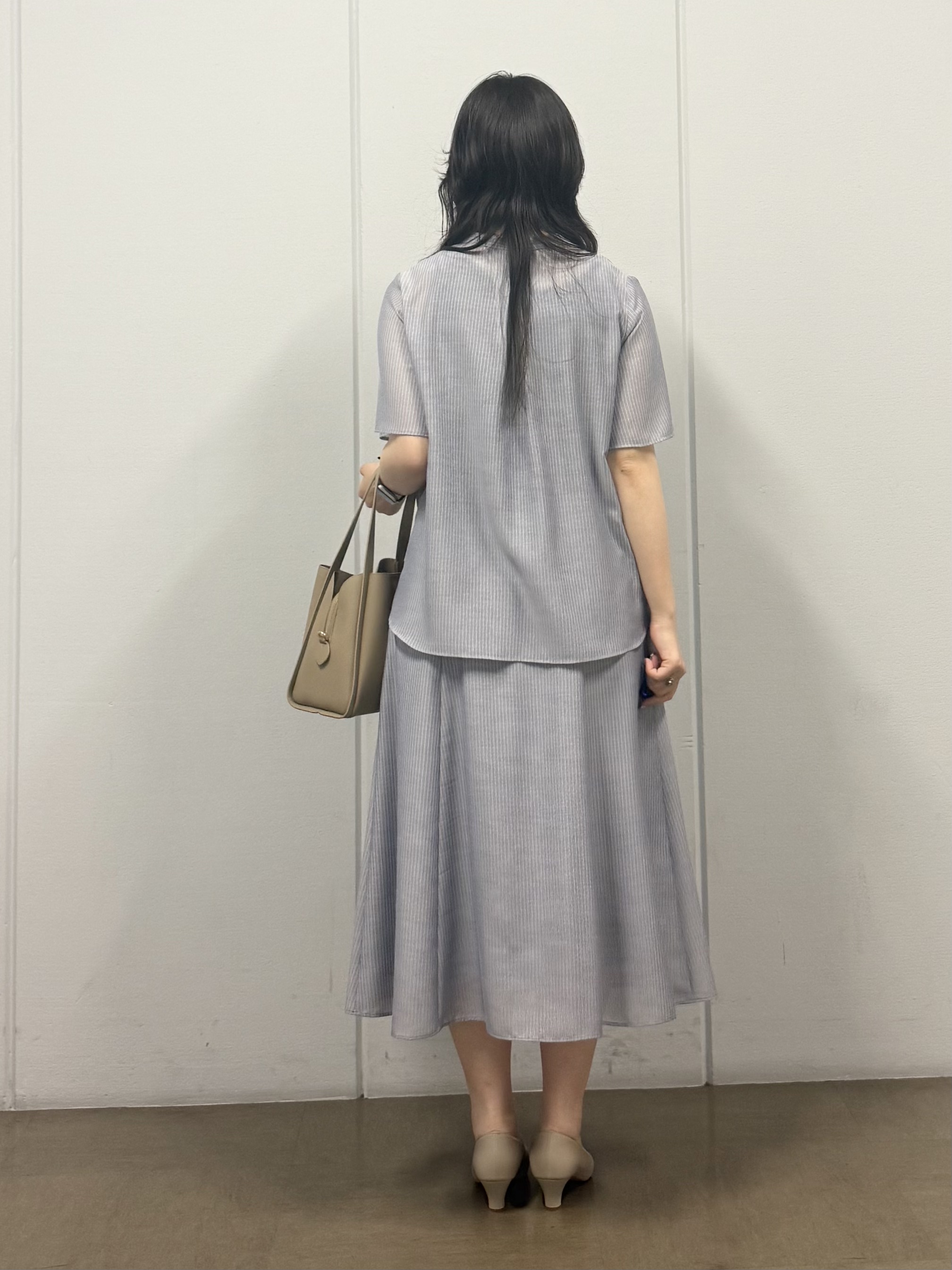 mizukiさんの「INDIVI｜【接触冷感/洗える】シアーシャンブレーピンタックブラウス」を使ったコーディネート