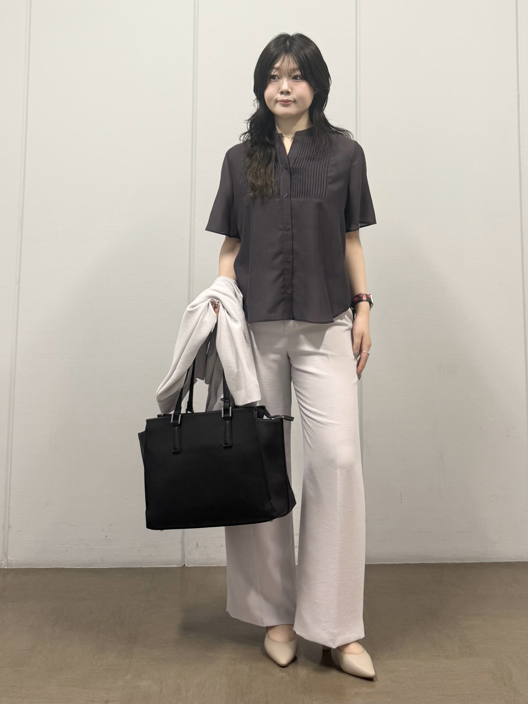 mizukiさんの「INDIVI｜【接触冷感/洗える】シアーシャンブレーピンタックブラウス」を使ったコーディネート