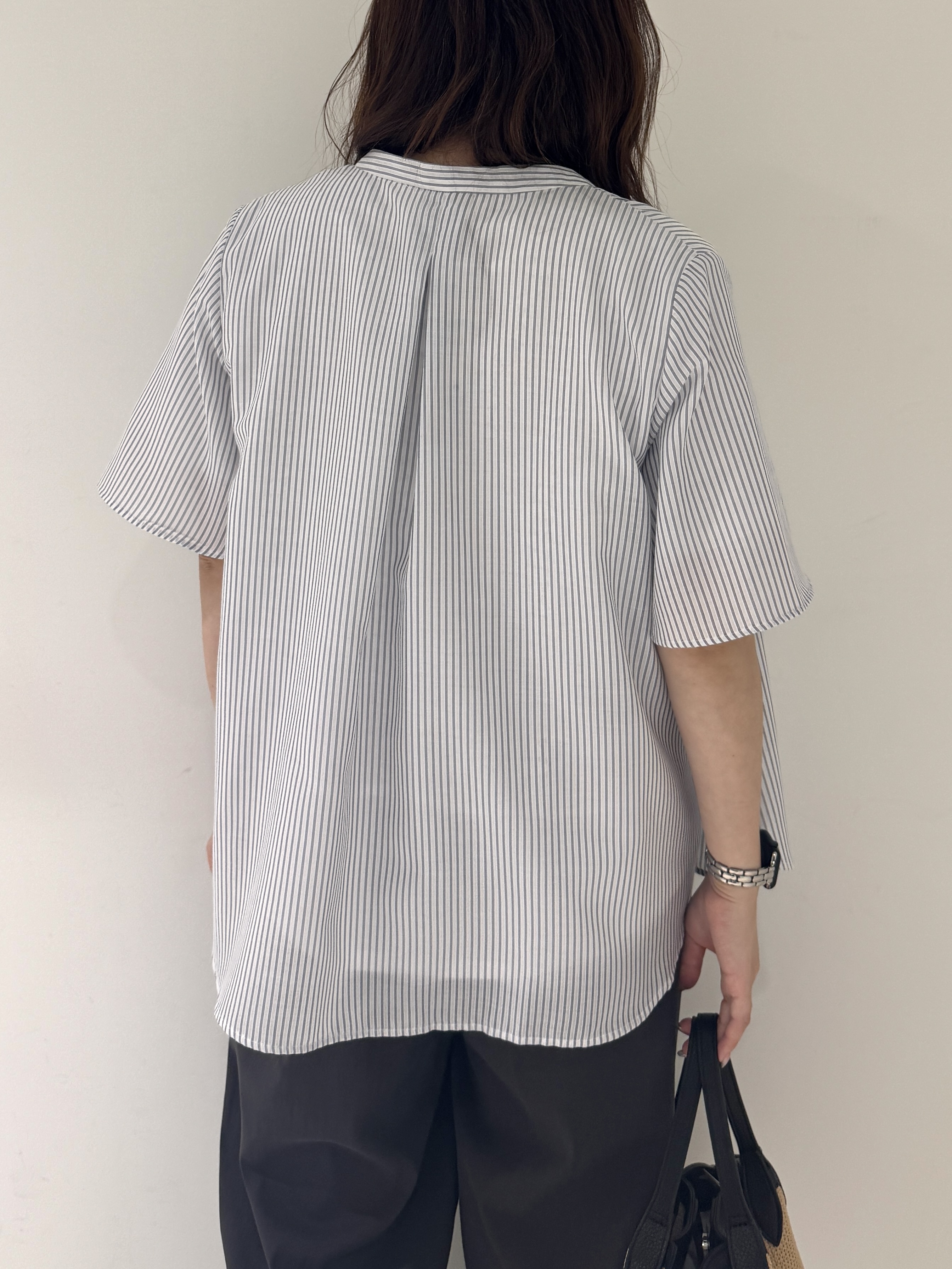 そんさんの「INDIVI｜【接触冷感/洗える】シアーシャンブレーピンタックブラウス」を使ったコーディネート