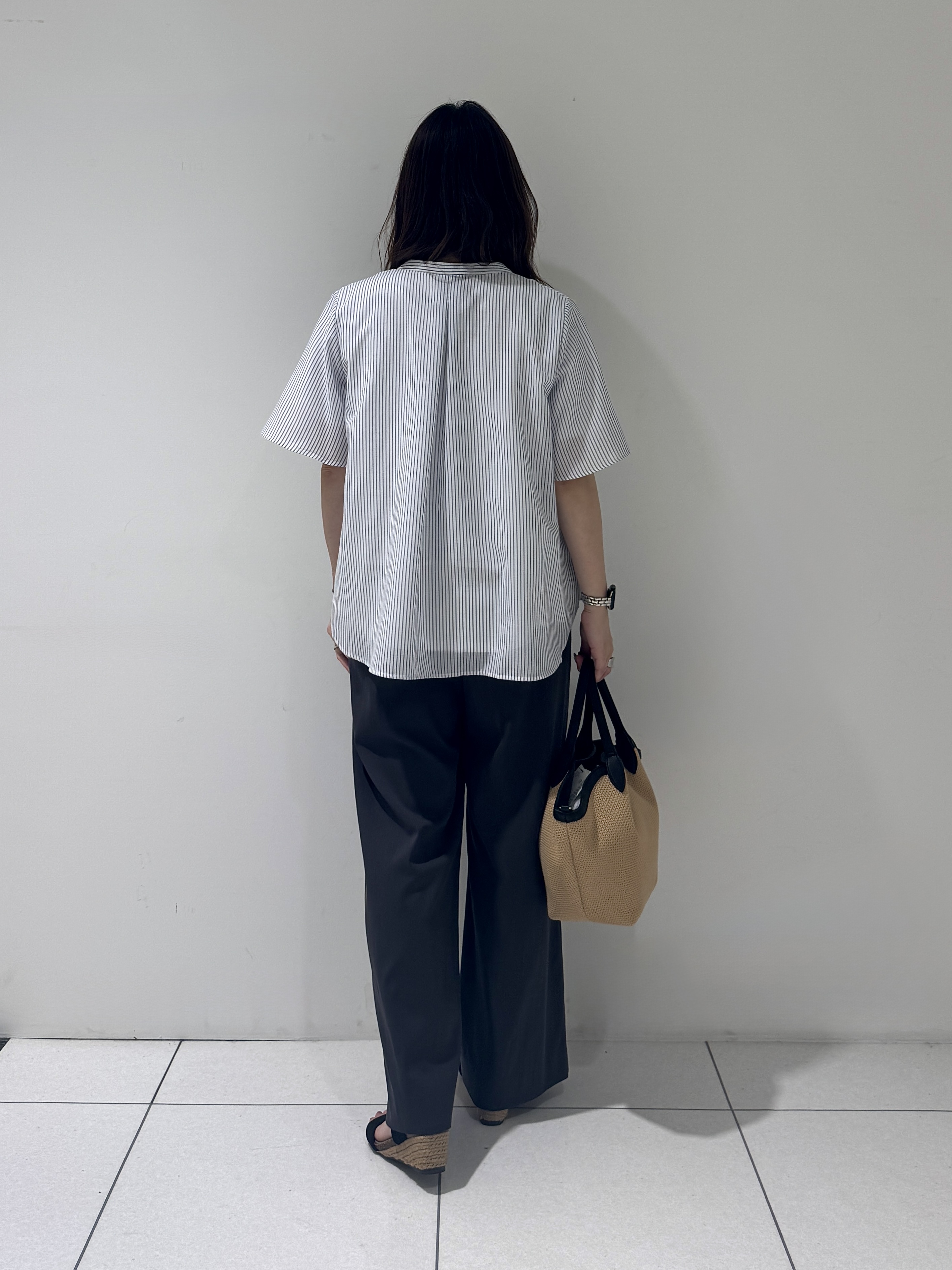 そんさんの「INDIVI｜【接触冷感/洗える】シアーシャンブレーピンタックブラウス」を使ったコーディネート