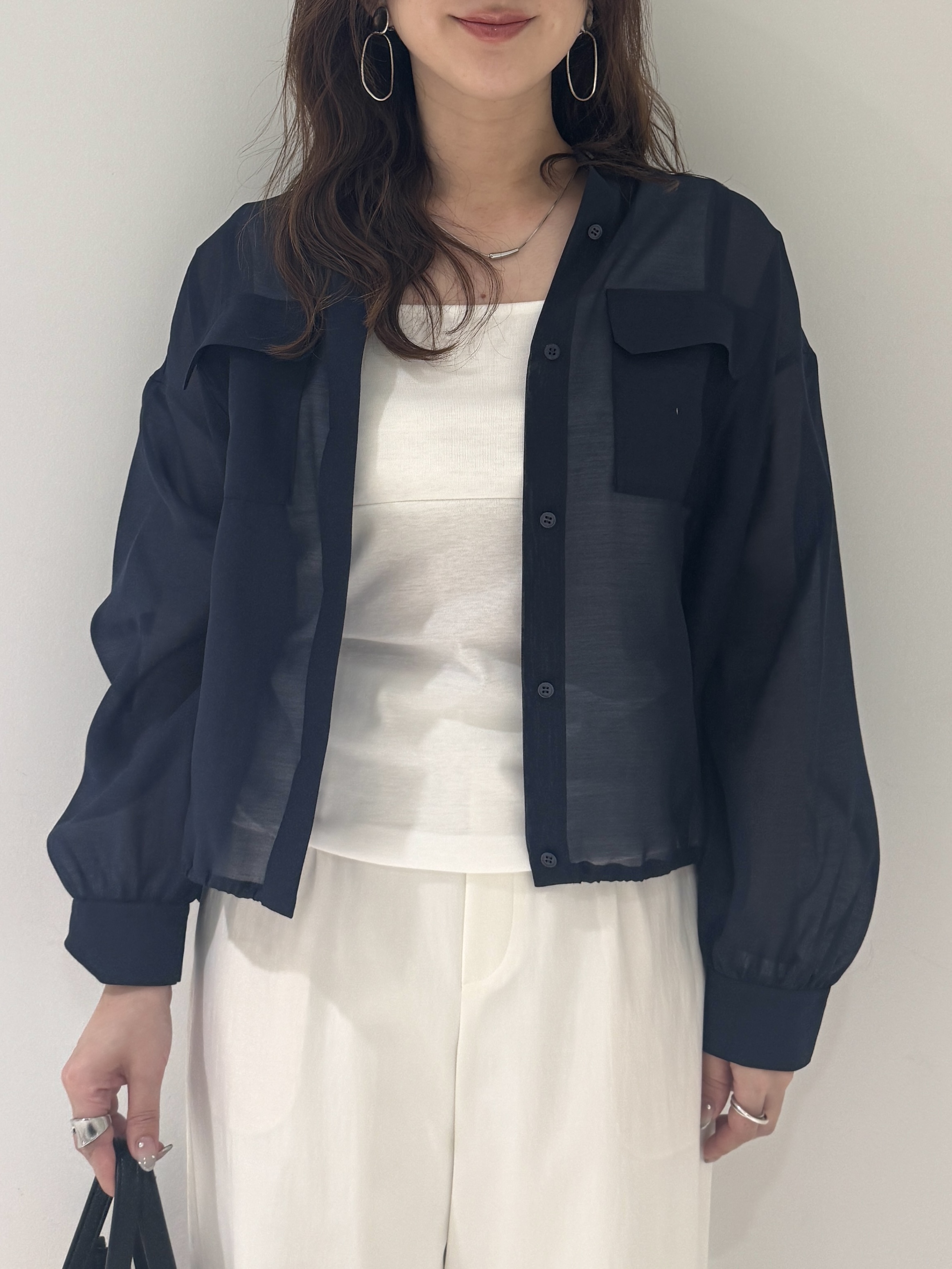 そんさんの「INDIVI｜【トレンド／2WAY】裾ドロスト付きシアーブラウスブルゾン」を使ったコーディネート