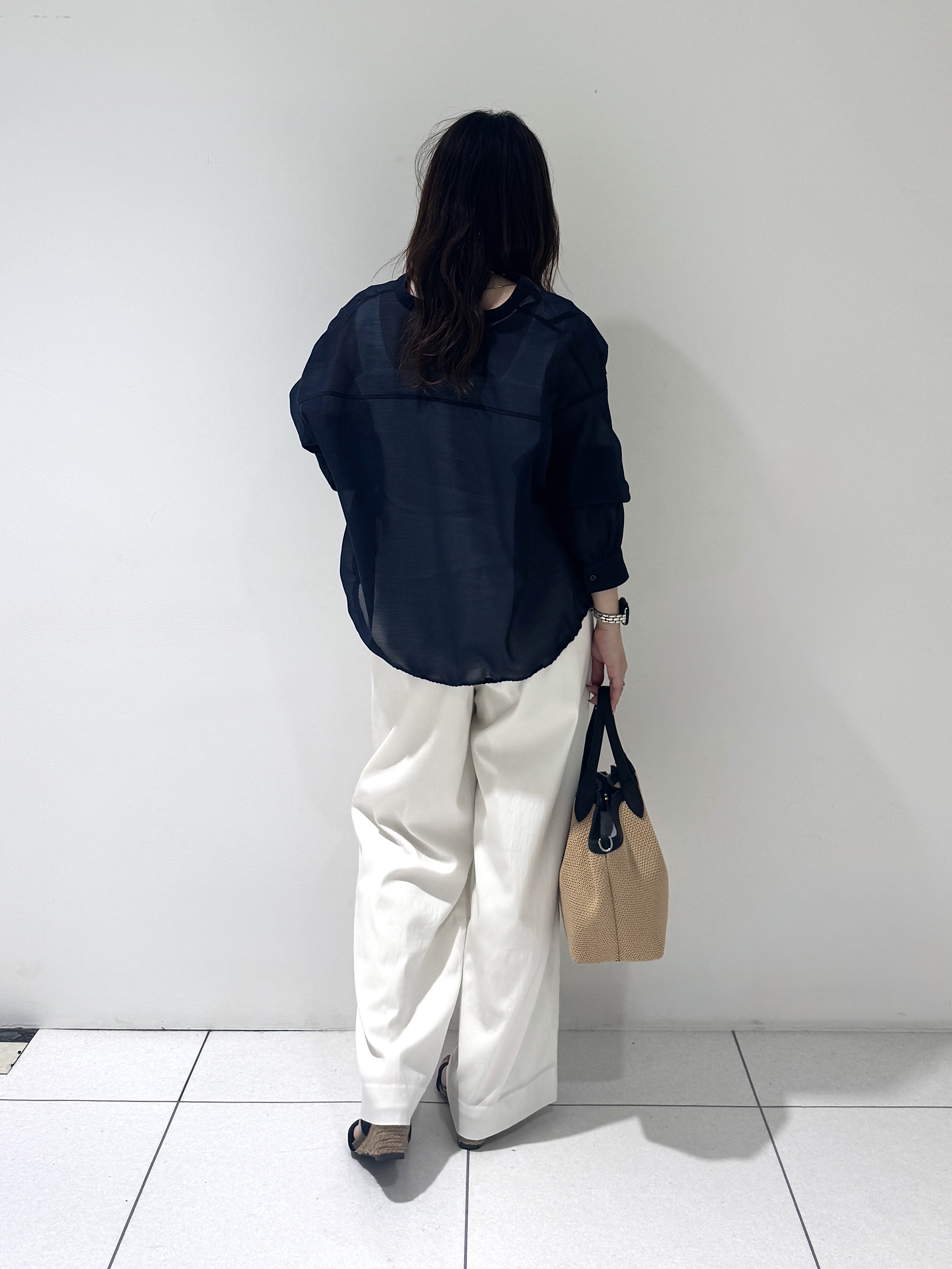 そんさんの「INDIVI｜【トレンド／2WAY】裾ドロスト付きシアーブラウスブルゾン」を使ったコーディネート