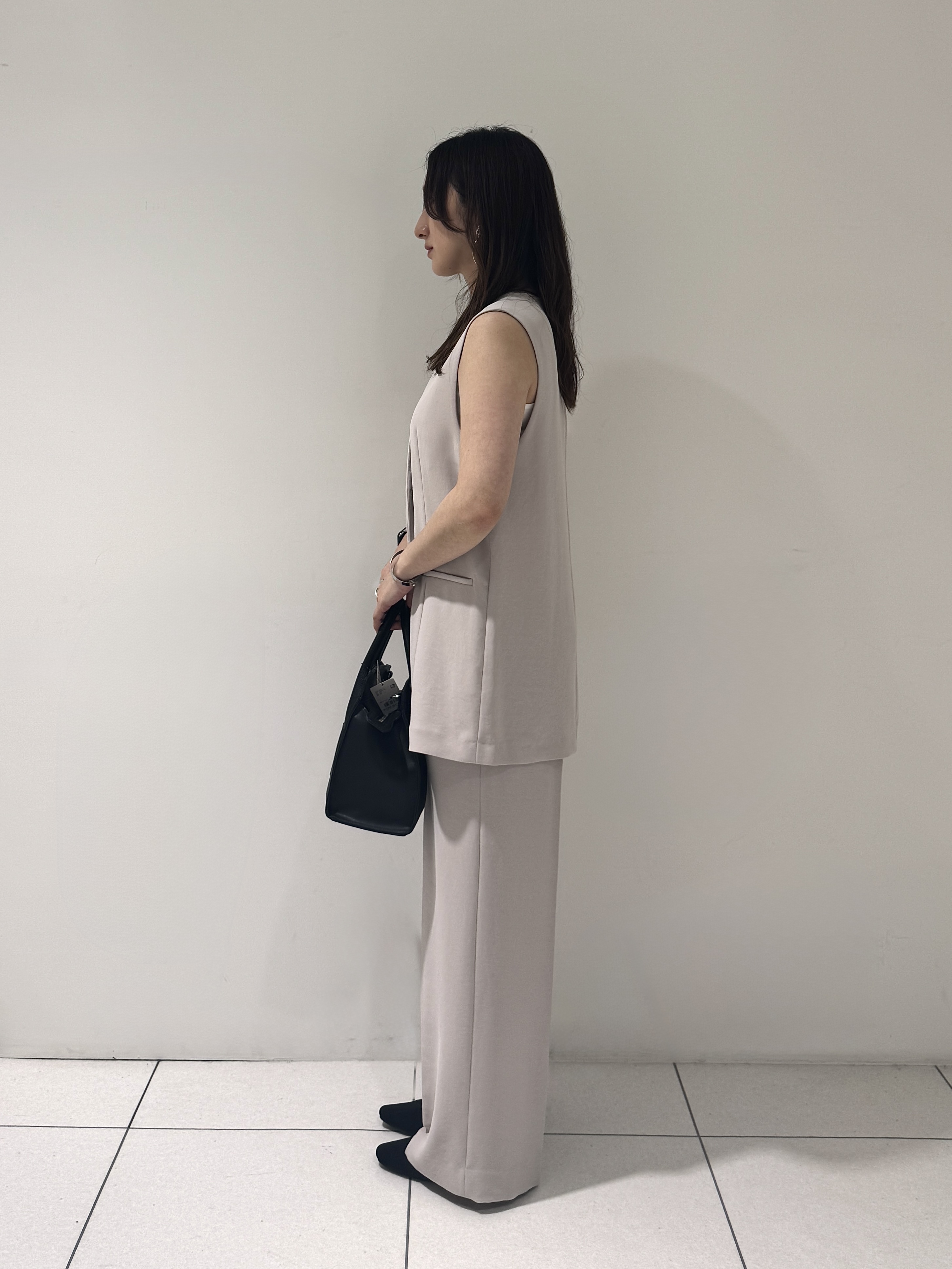 そんさんの「INDIVI｜【洗える／多機能／SETUP可】着る日傘ジレジャケット」を使ったコーディネート