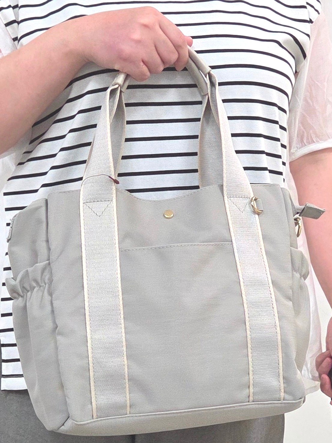 にゃみさんの「grove｜【貴島明日香さん着用/UVカット】体型カバー叶う、バックプリーツTシャツ」を使ったコーディネート