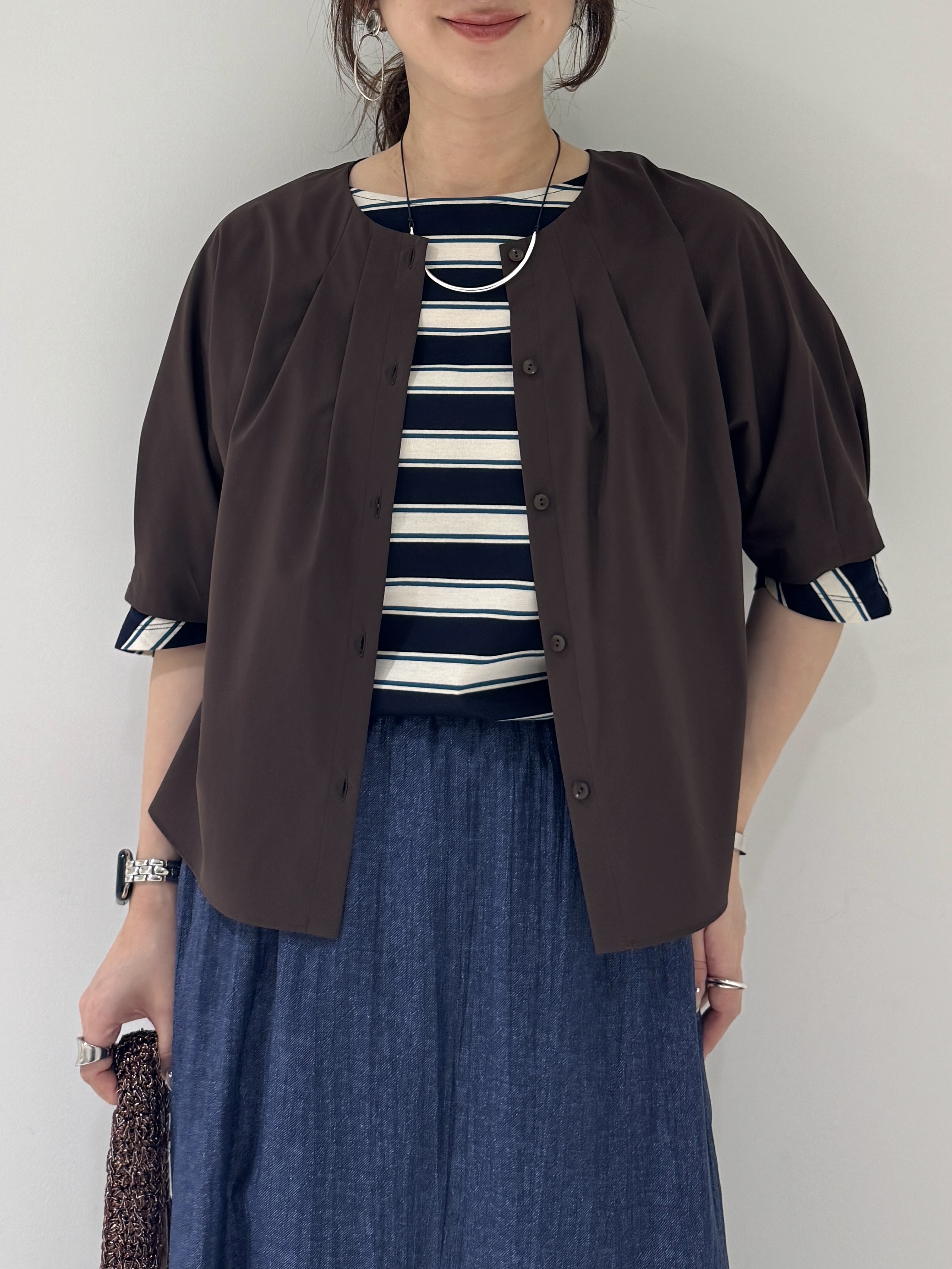 そんさんの「INDIVI｜【撥水／UVカット】タックデザインブラウス」を使ったコーディネート