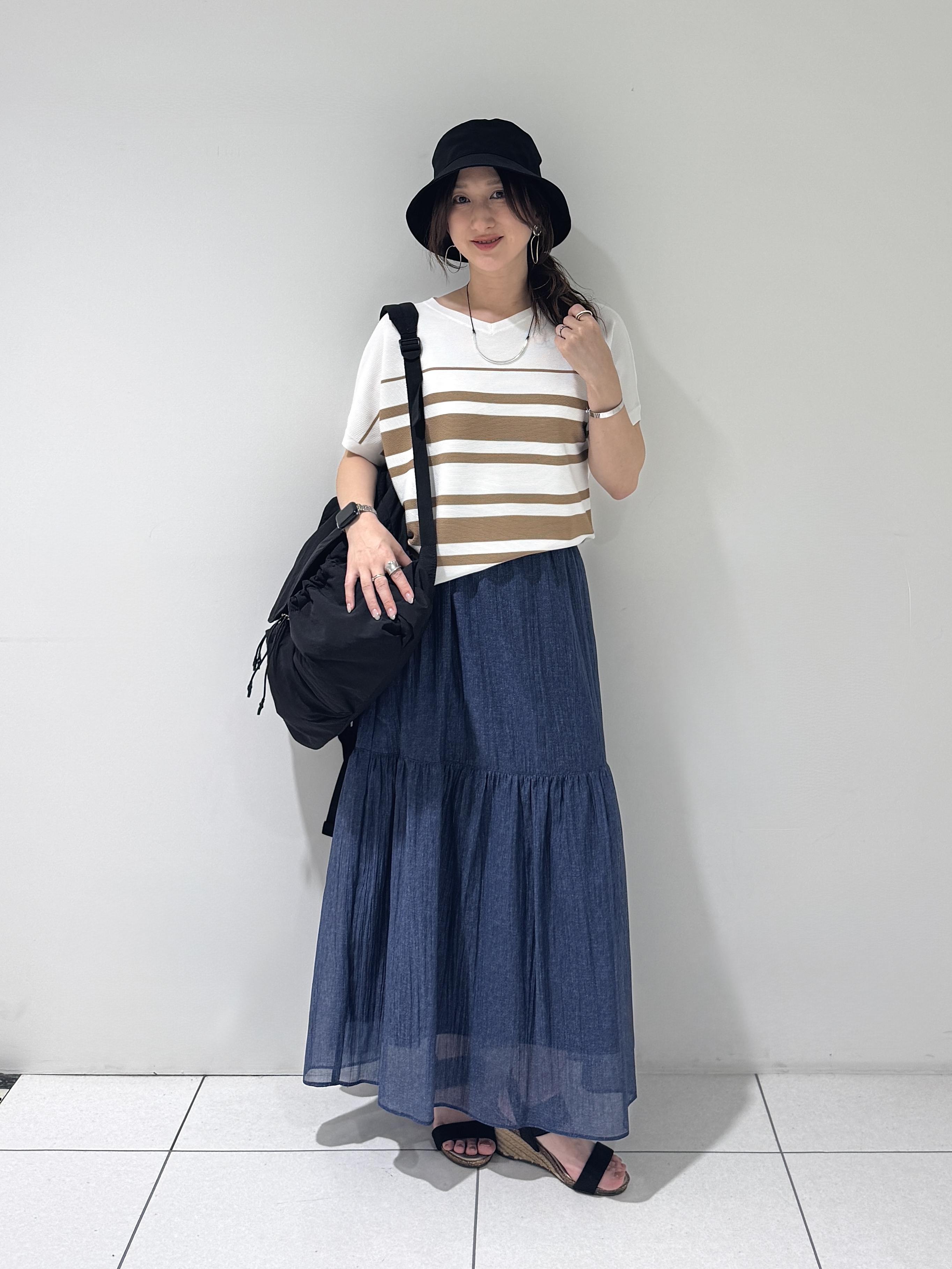 そんさんの「INDIVI｜【洗える】ガーター編みVネックニットT」を使ったコーディネート