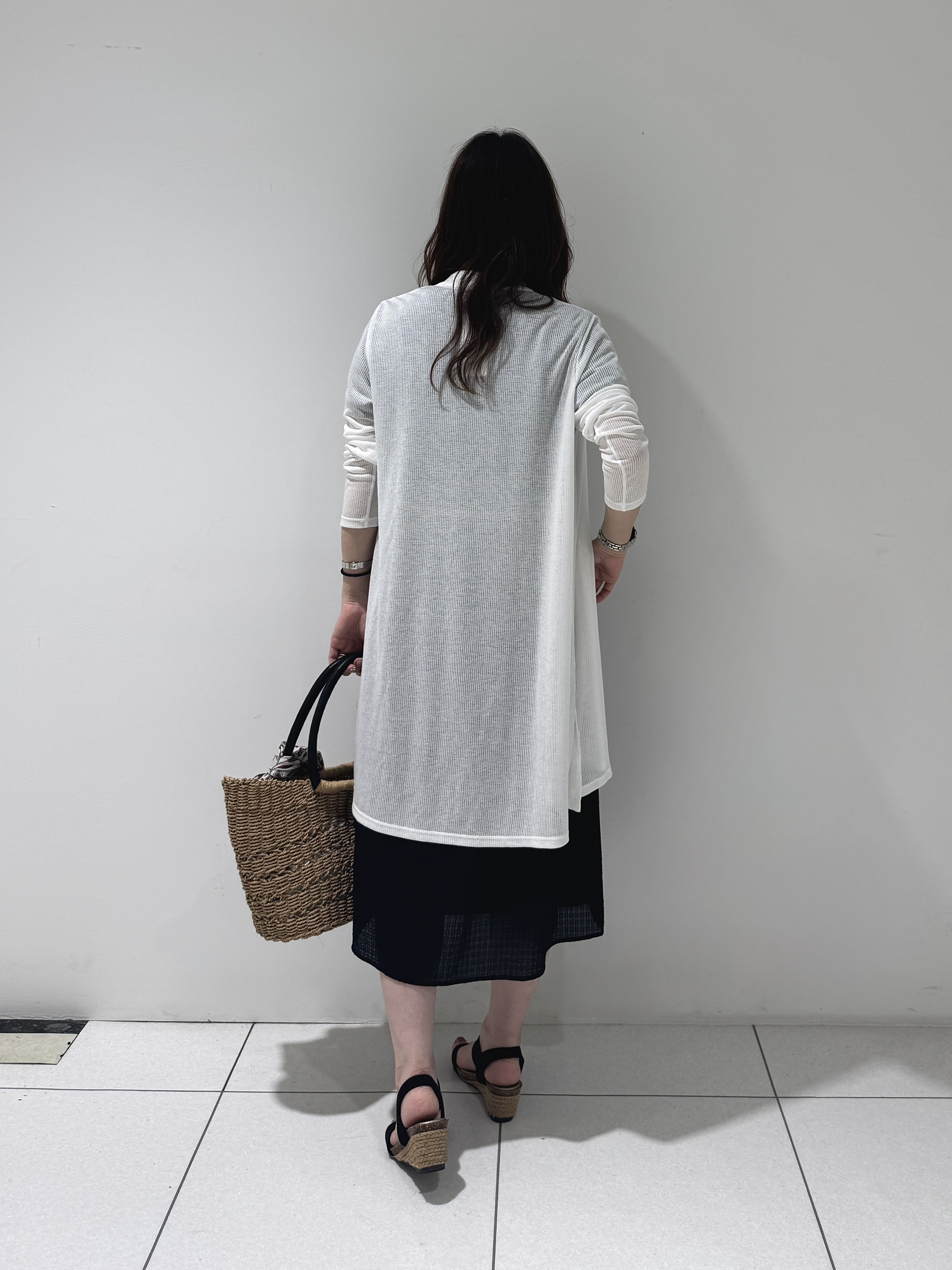 そんさんの「INDIVI｜【洗える／アンサンブル可能】シアースストライプカーディガン」を使ったコーディネート