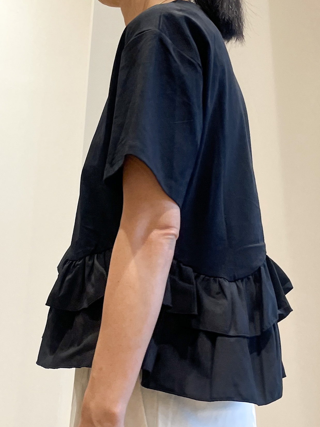 あいさんの「OPAQUE.CLIP｜裾フリルドッキングTシャツ【洗濯機OK】」を使ったコーディネート
