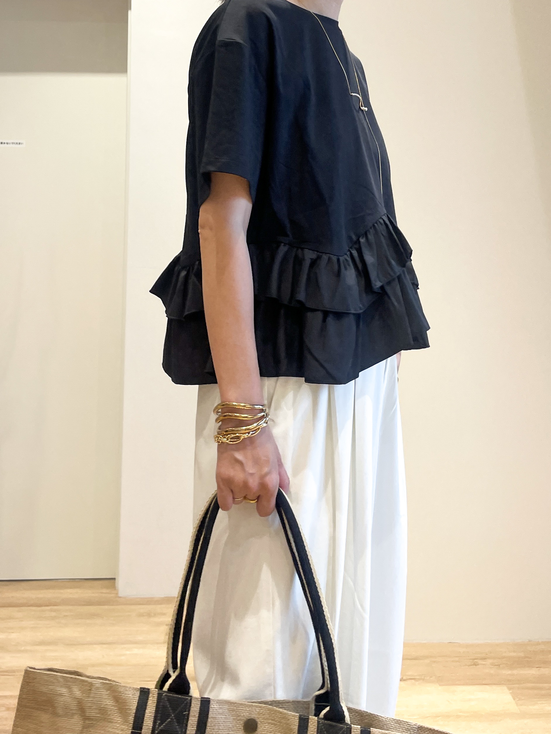 あいさんの「OPAQUE.CLIP｜裾フリルドッキングTシャツ【洗濯機OK】」を使ったコーディネート