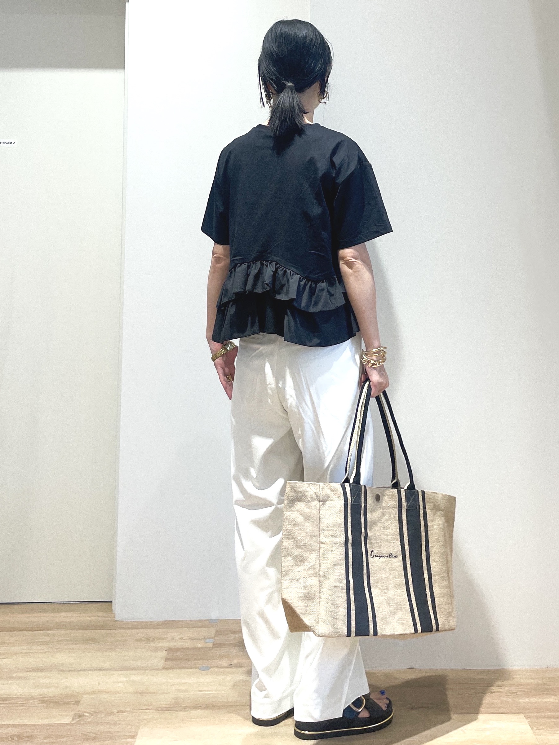 あいさんの「OPAQUE.CLIP｜裾フリルドッキングTシャツ【洗濯機OK】」を使ったコーディネート