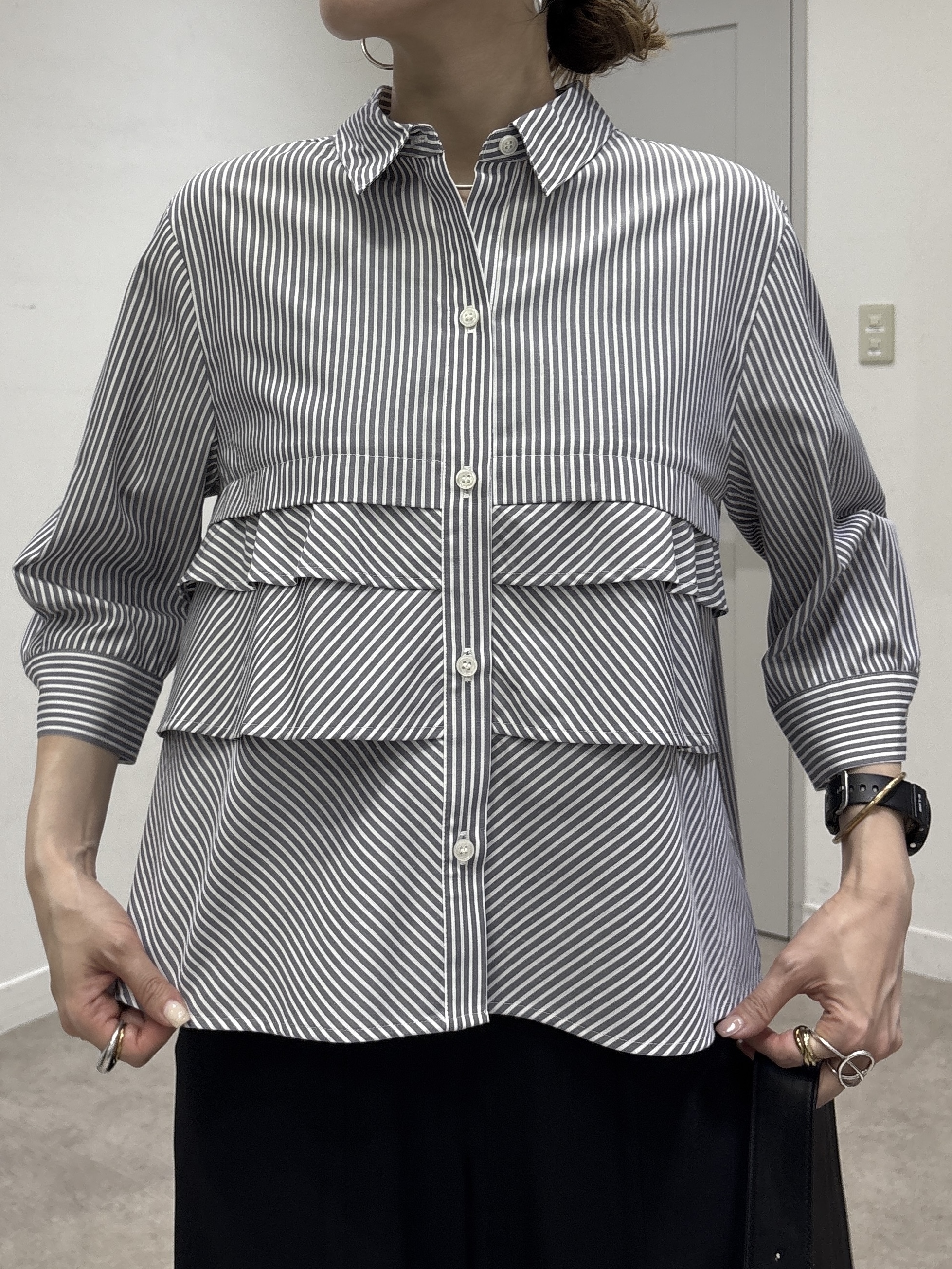 kotakiさんの「INDIVI｜【UVケア／吸汗速乾／着映え】ティアードストライプシャツ」を使ったコーディネート
