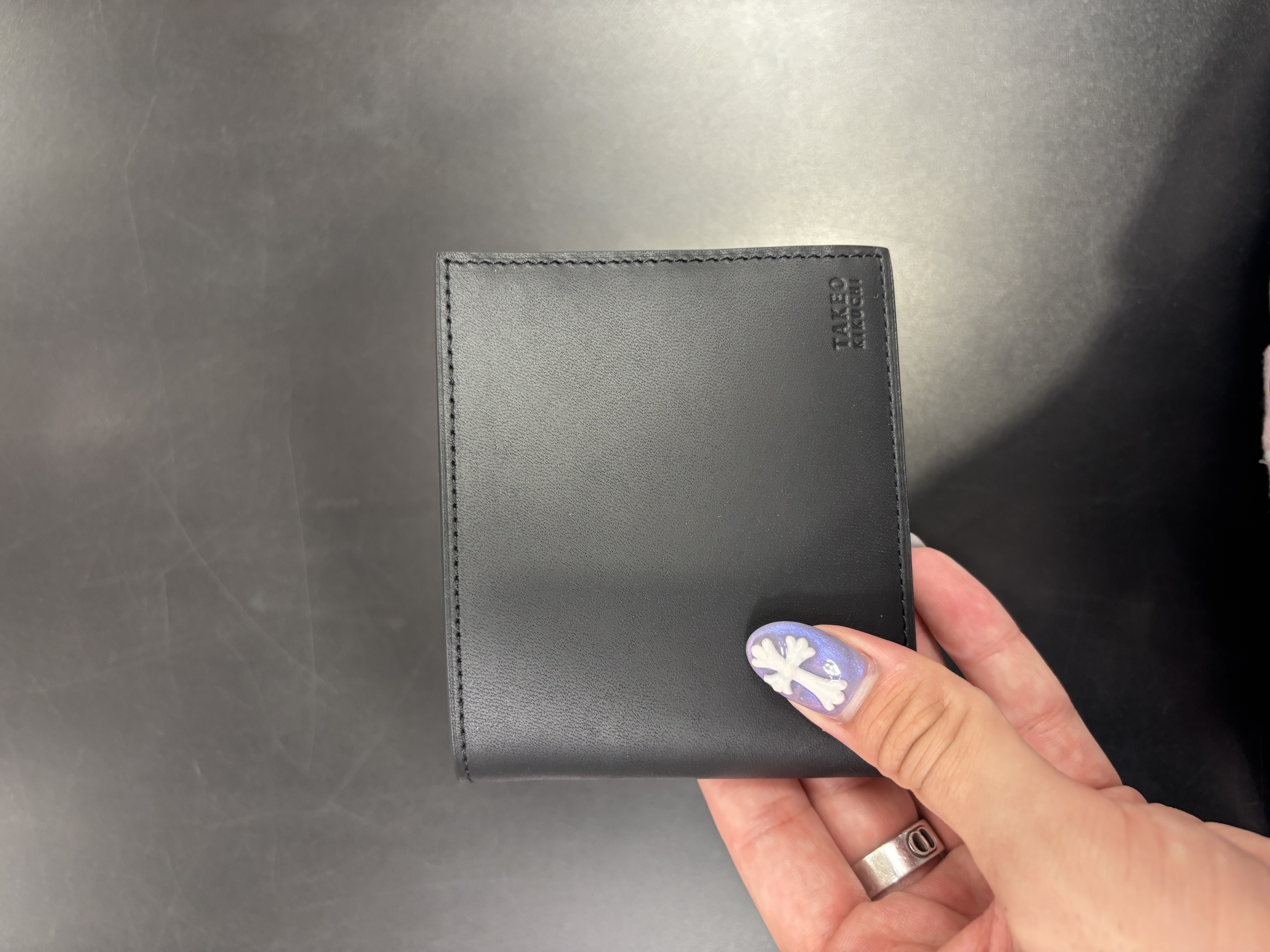 こうへいさんの「TAKEO KIKUCHI｜Tアンティークレザー 2つ折り財布」を使ったコーディネート