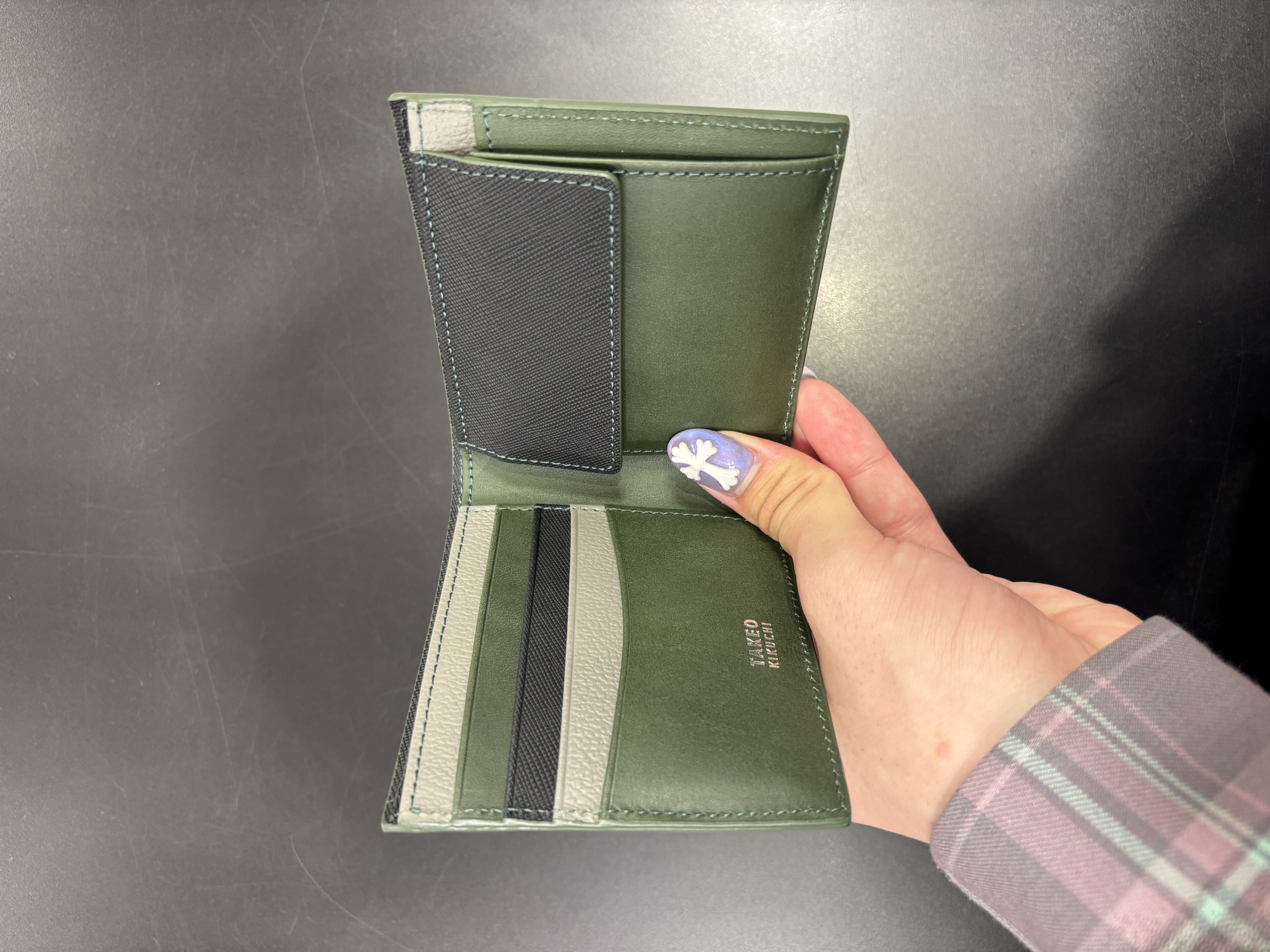 こうへいさんの「TAKEO KIKUCHI｜Tアンティークレザー 2つ折り財布」を使ったコーディネート