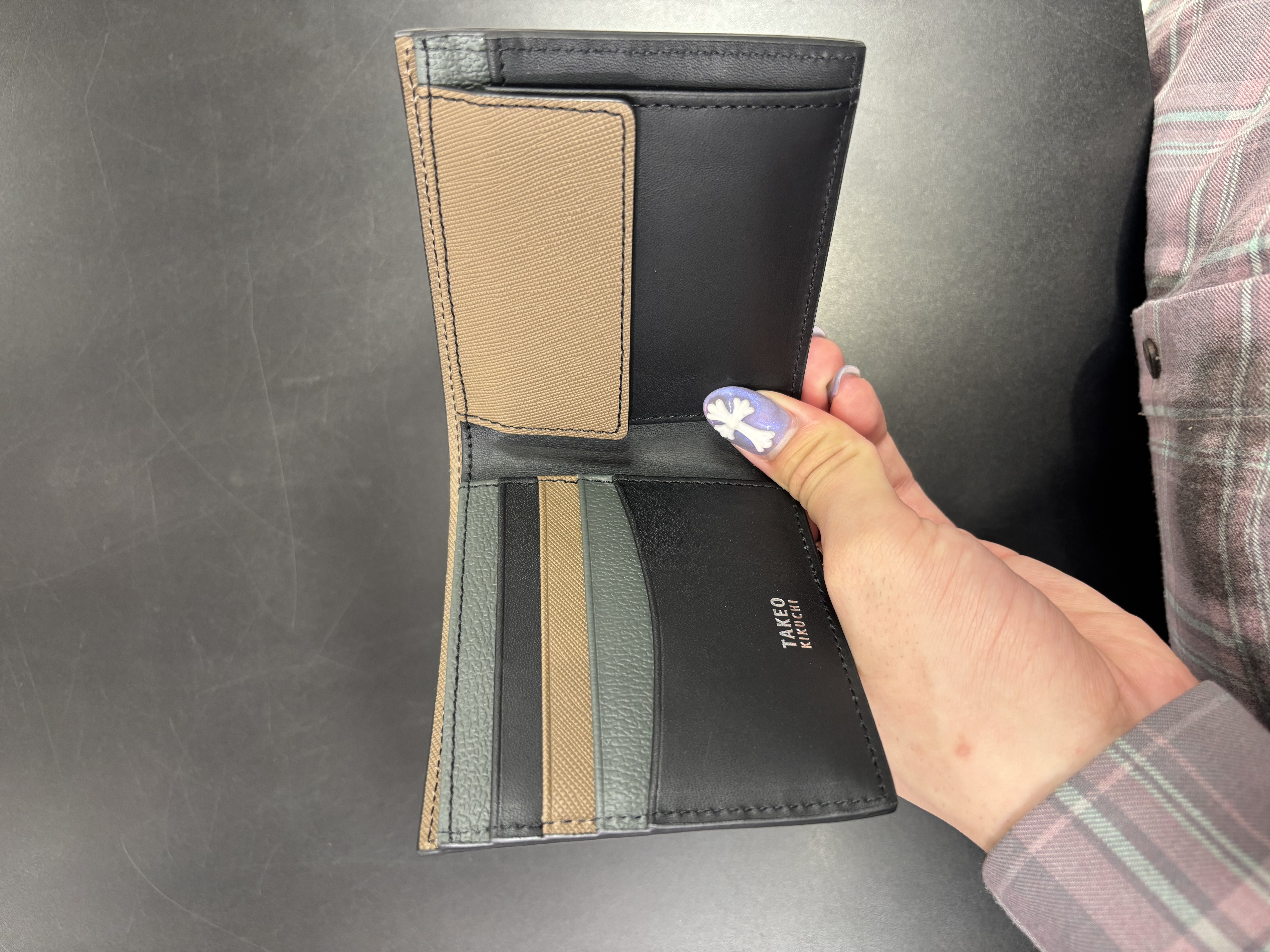 こうへいさんの「TAKEO KIKUCHI｜Tアンティークレザー 2つ折り財布」を使ったコーディネート