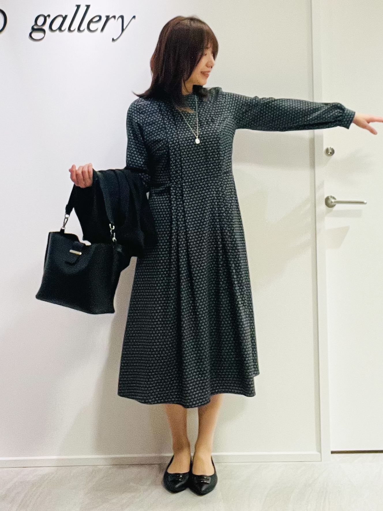 めいさんの「UNTITLED｜【通勤にもお出かけにも◎】ジオメプリントクラシカルワンピース」を使ったコーディネート