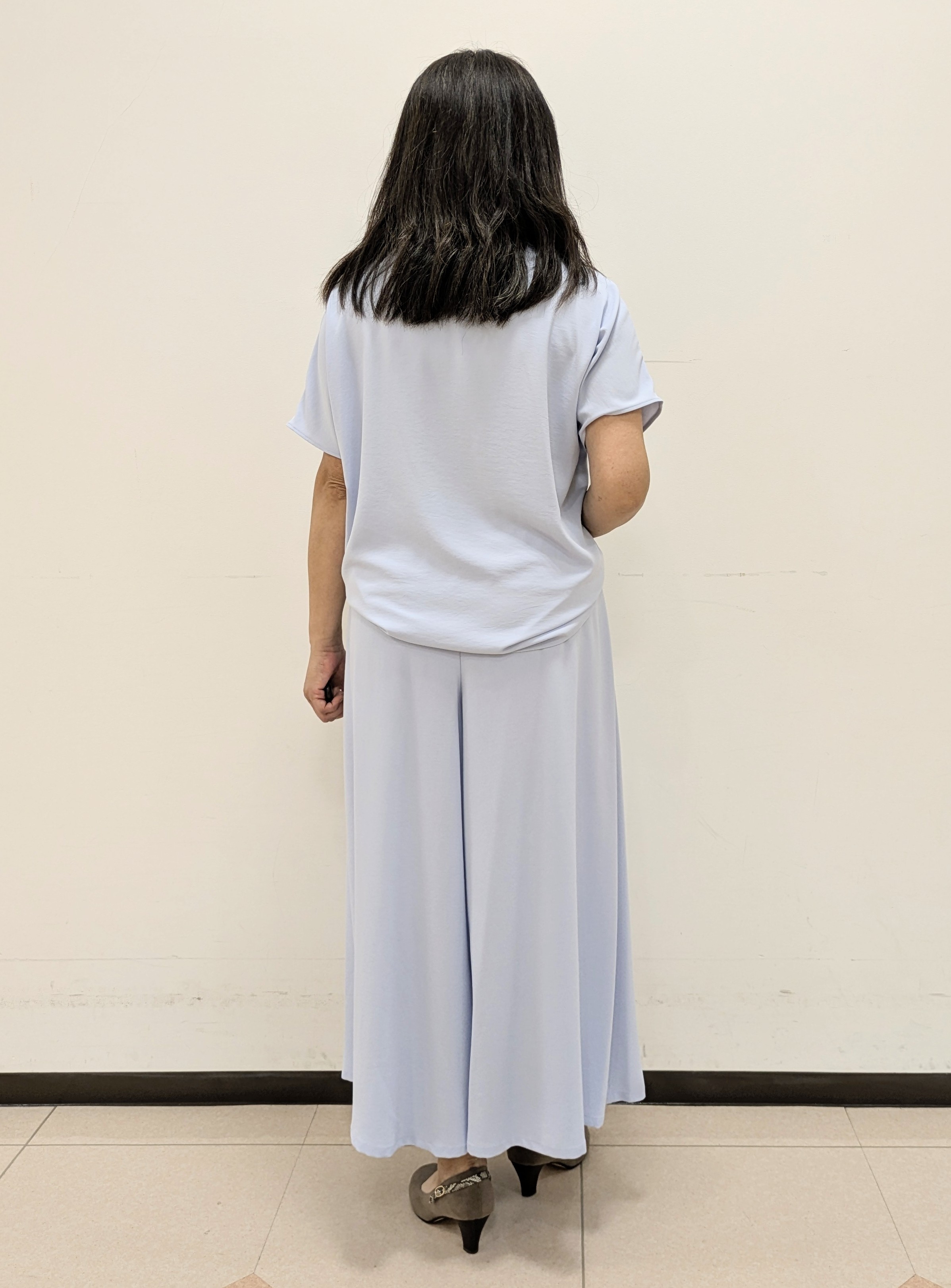 ともさんの「UNTITLED｜【追加/ステンレス】カーヴィプレートショートネックレス」を使ったコーディネート