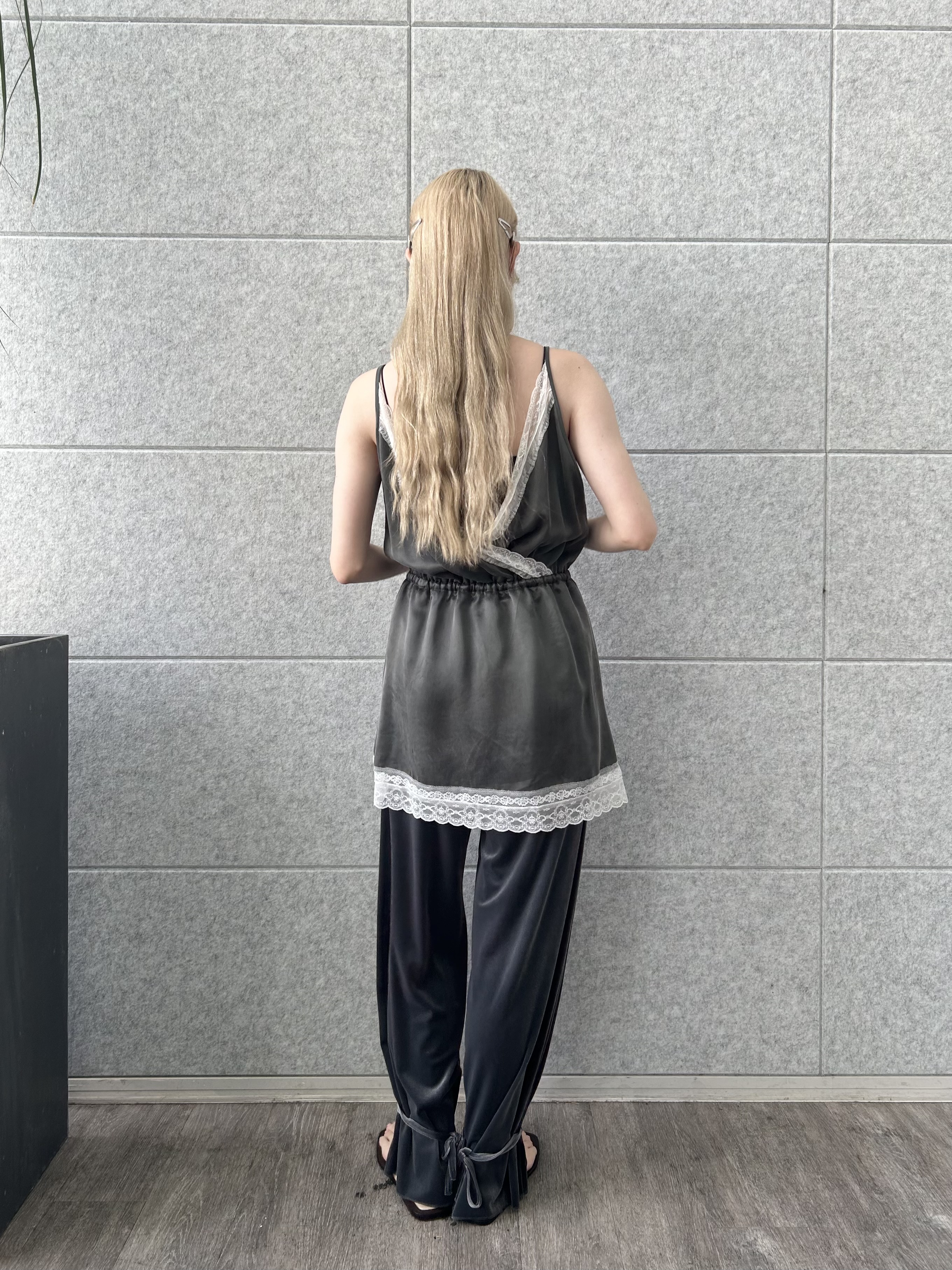 honoka Aさんの「CODE A｜velour easy pants」を使ったコーディネート