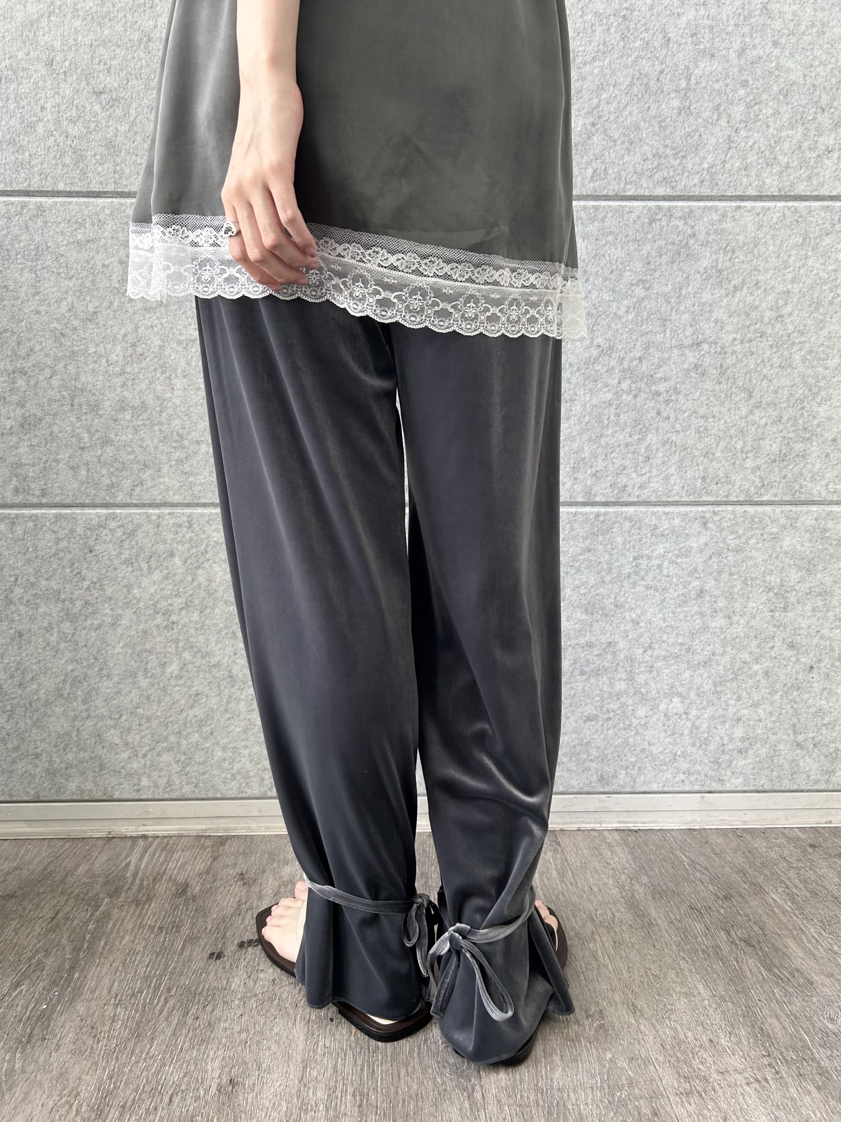 honoka Aさんの「CODE A｜velour easy pants」を使ったコーディネート