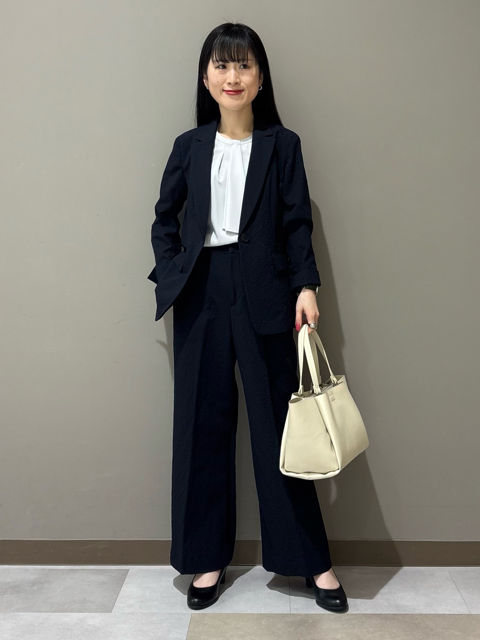 KEIKOさんの「INDIVI｜【洗える／UVケア】ストライプ柄＆無地 ボウタイ風 半袖ブラウス」を使ったコーディネート