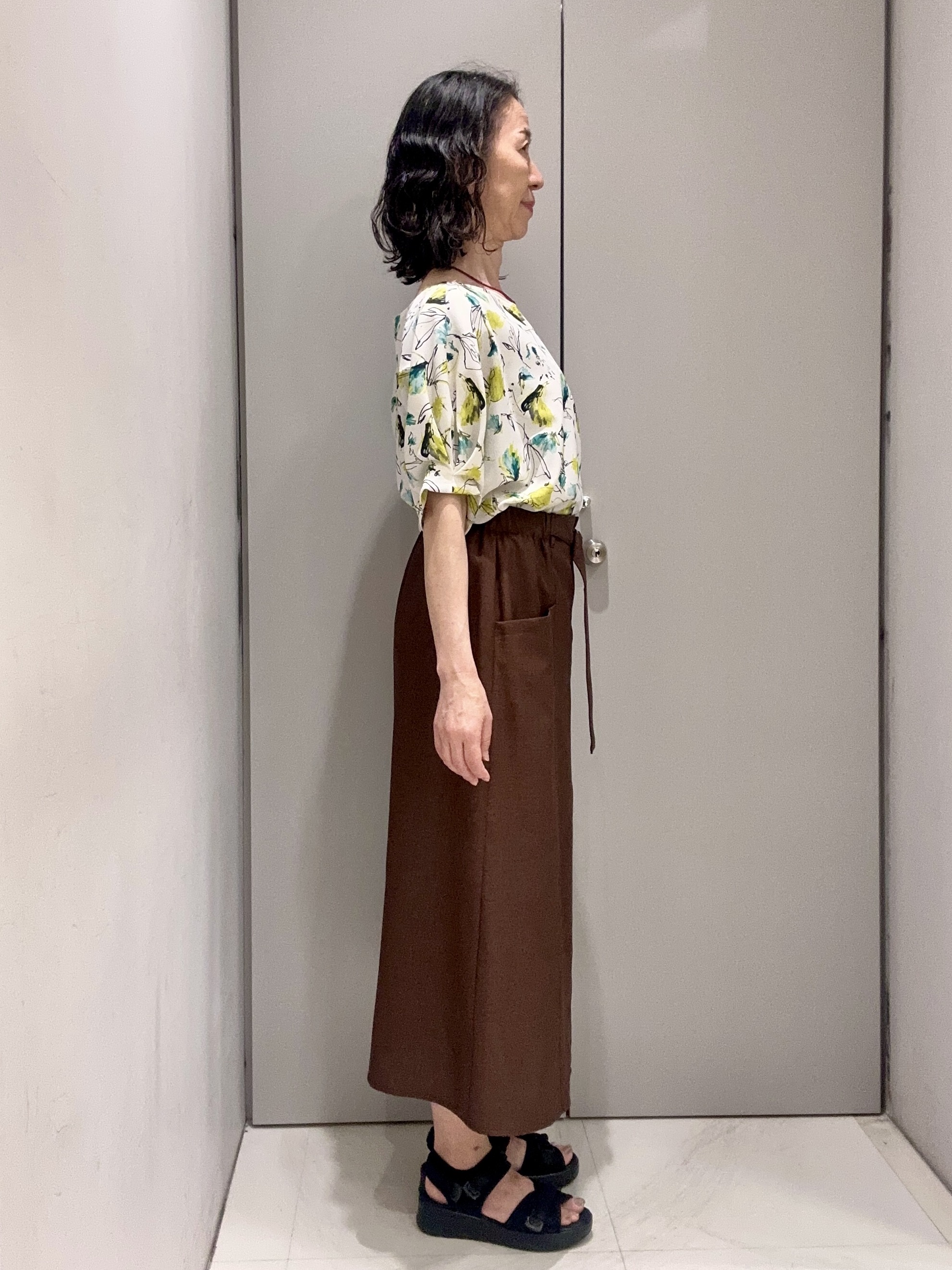 Kouさんの「Reflect｜【セットアップ可】ボタニカル調プリントブラウス」を使ったコーディネート