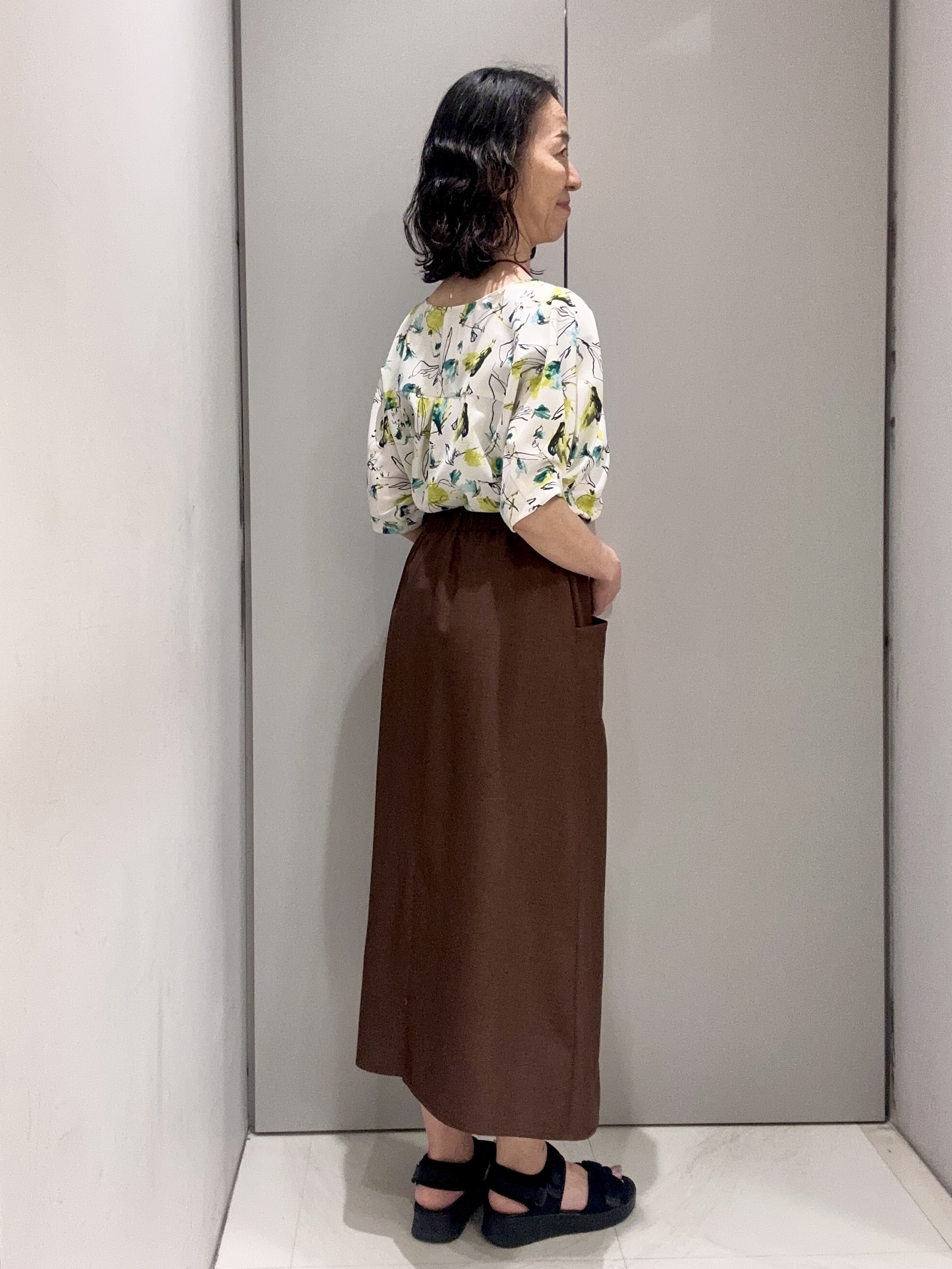 Kouさんの「Reflect｜【セットアップ可】ボタニカル調プリントブラウス」を使ったコーディネート