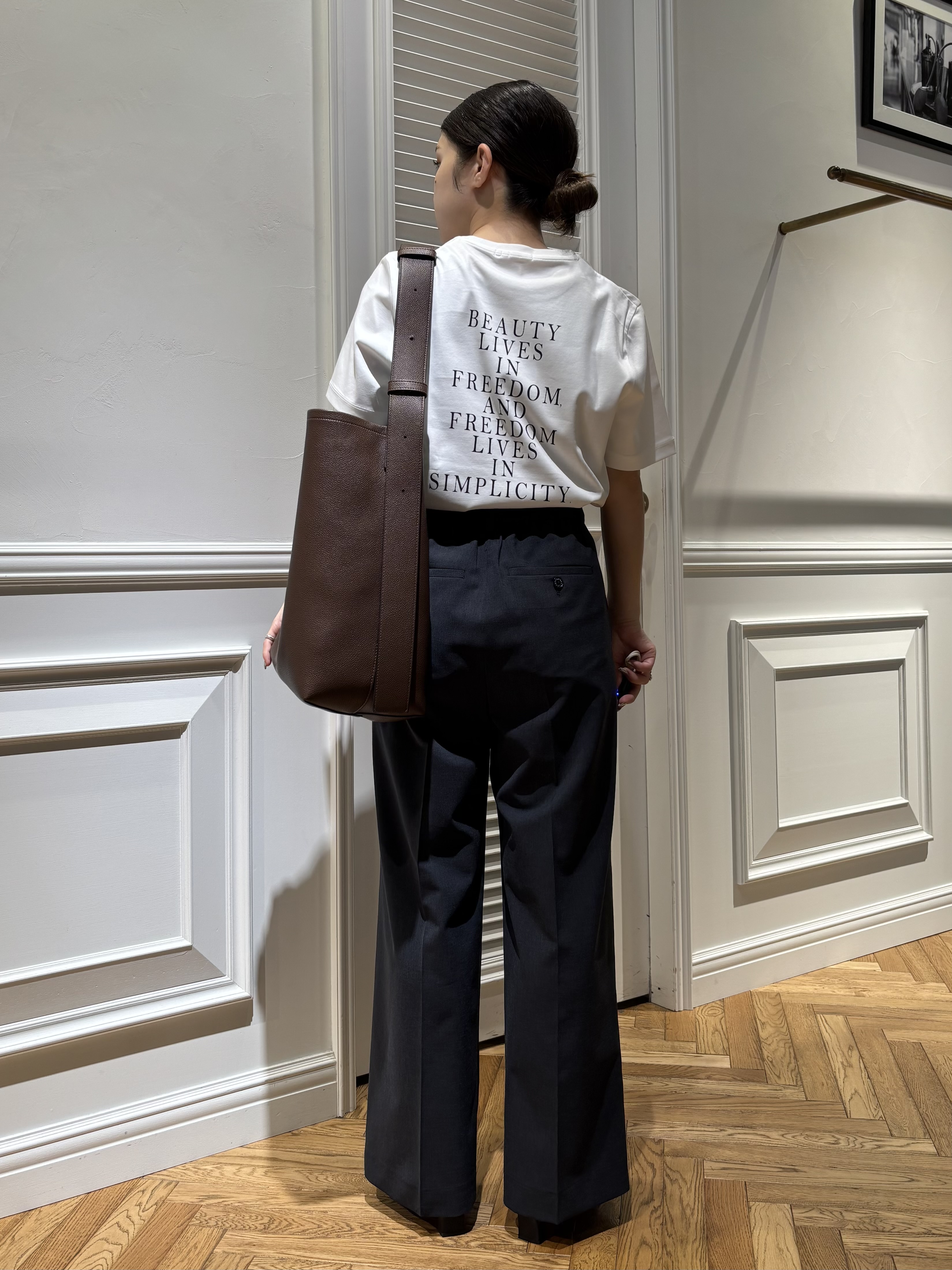 Mgmさんの「DRESSTERIOR｜【接触冷感／抗菌防臭／消臭】アイスクリアコットン PARIS Tシャツ」を使ったコーディネート