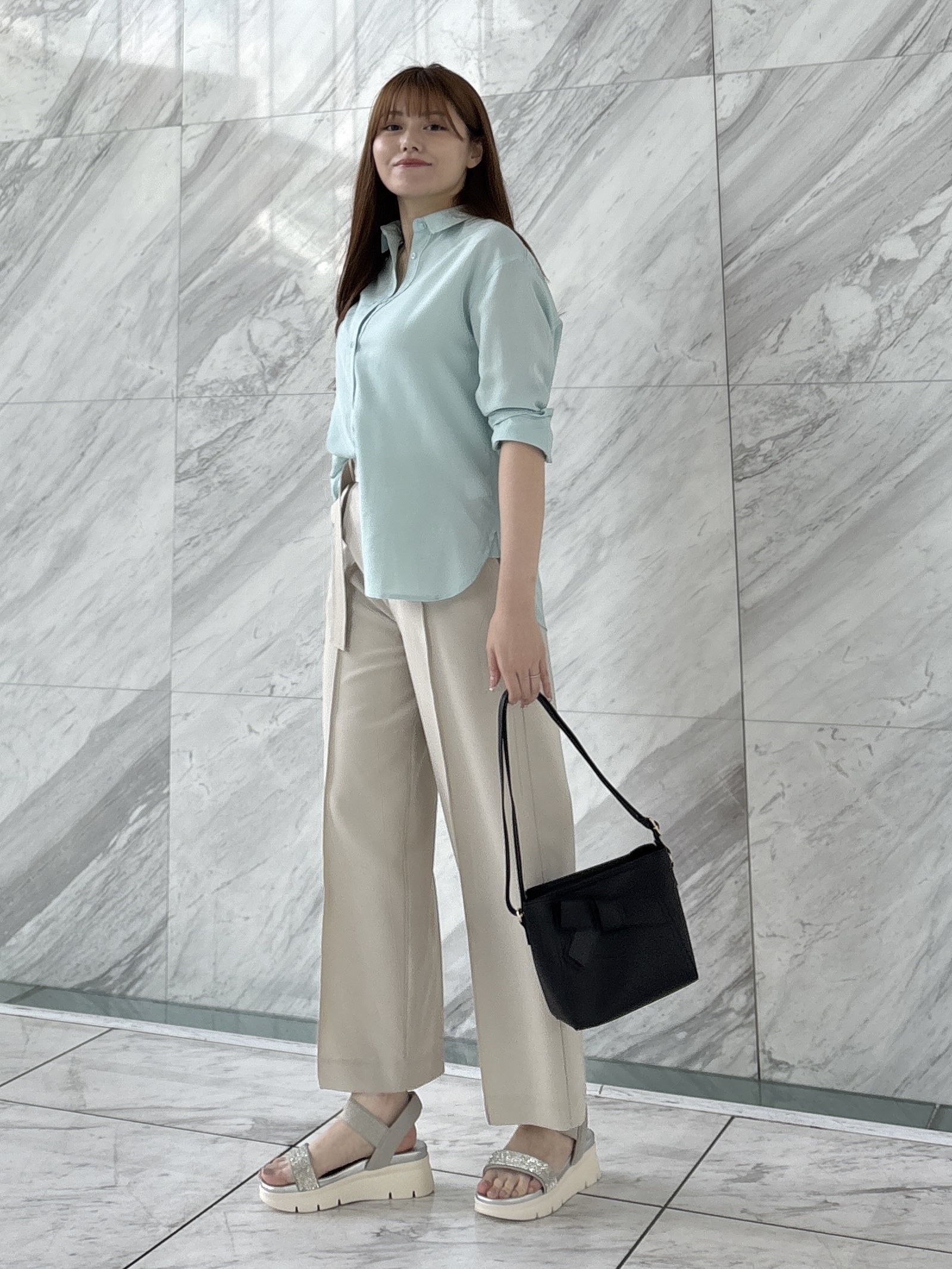 sayaさんの「grove｜【洗濯機OK・ひんやり】朝晩の気温差に◎軽やかシアーシャツ」を使ったコーディネート