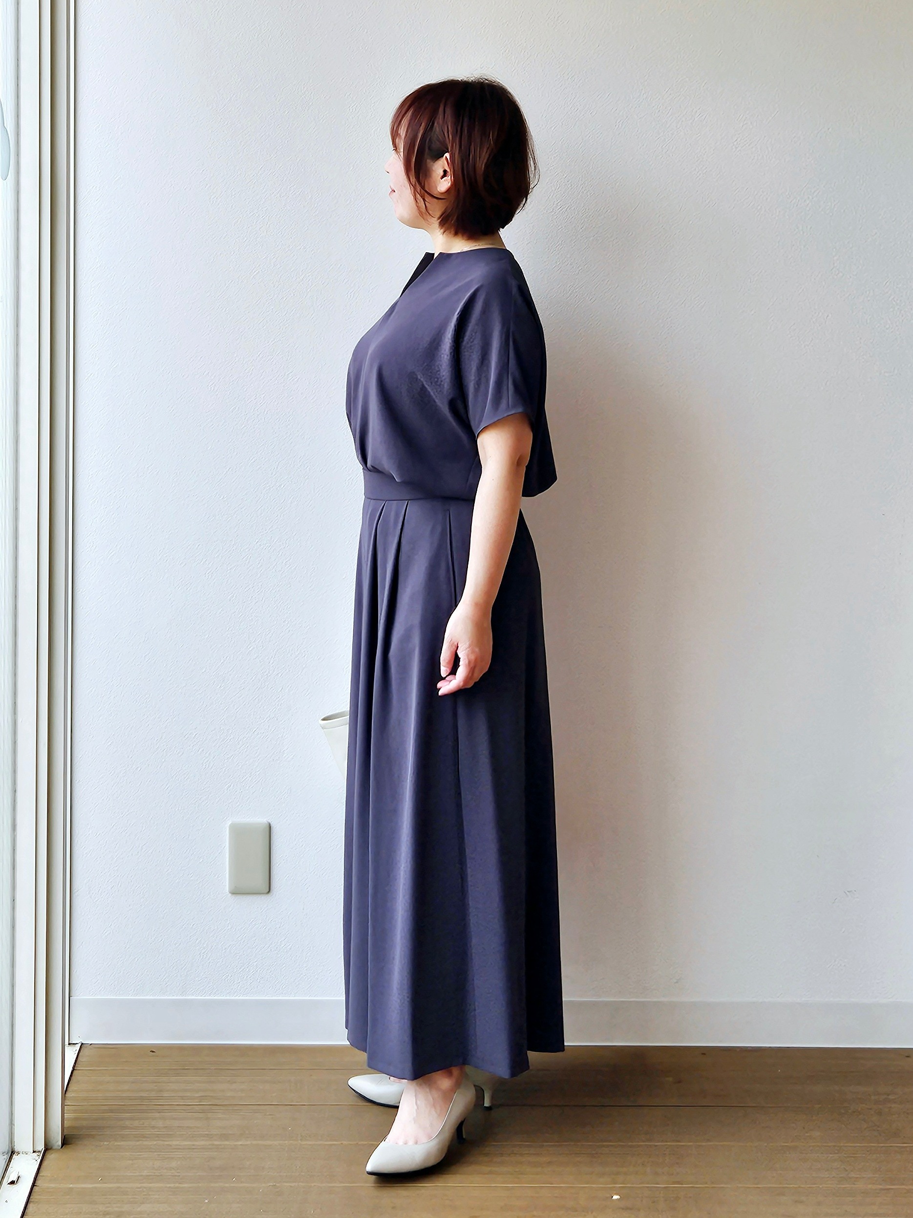 やじまさんの「UNTITLED｜【UV/接触冷感/セットアップ可】リラクシーキーVネックブラウス」を使ったコーディネート