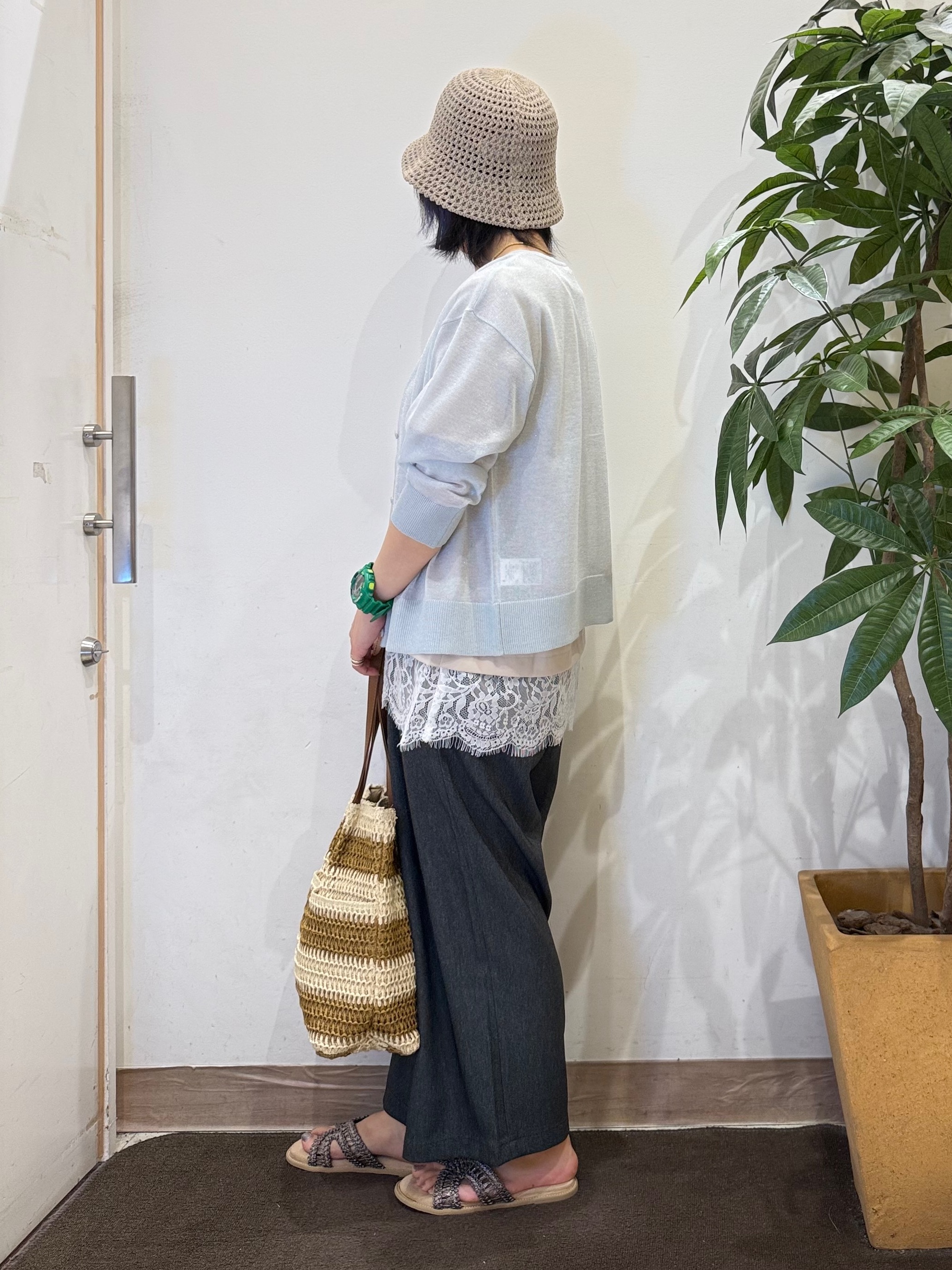 misakiさんの「SHOO･LA･RUE｜【さらり快適/洗濯機可/S-LL】シアーラメカーディガン」を使ったコーディネート