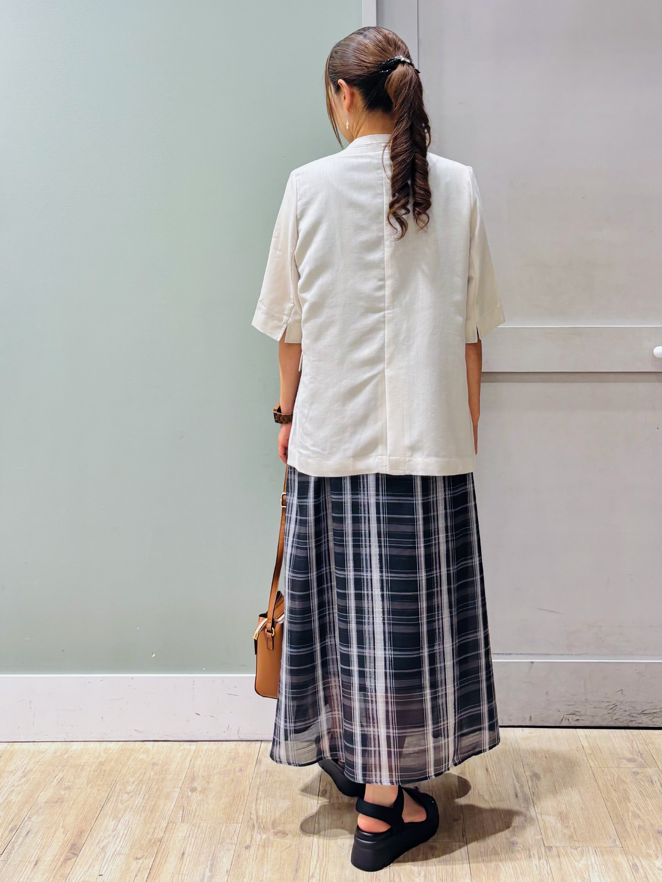 Komi☆さんの「grove｜【洗濯機OK/ひんやり】軽く羽織れるハーフスリーブジャケット」を使ったコーディネート