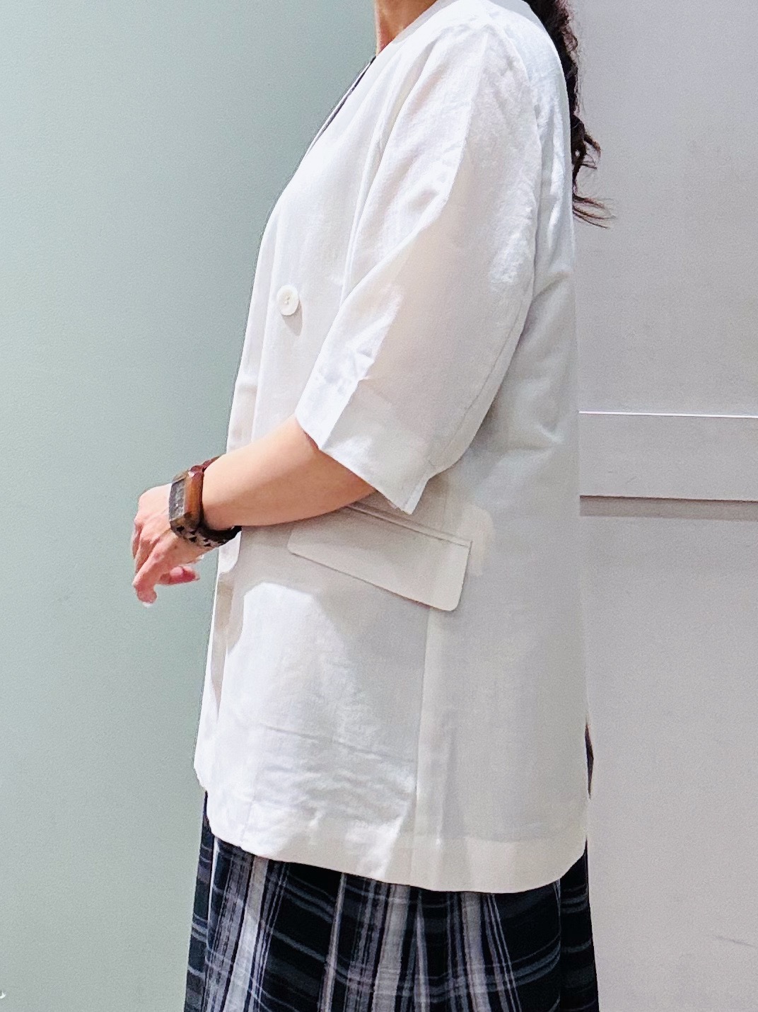 Komi☆さんの「grove｜【洗濯機OK/ひんやり】軽く羽織れるハーフスリーブジャケット」を使ったコーディネート