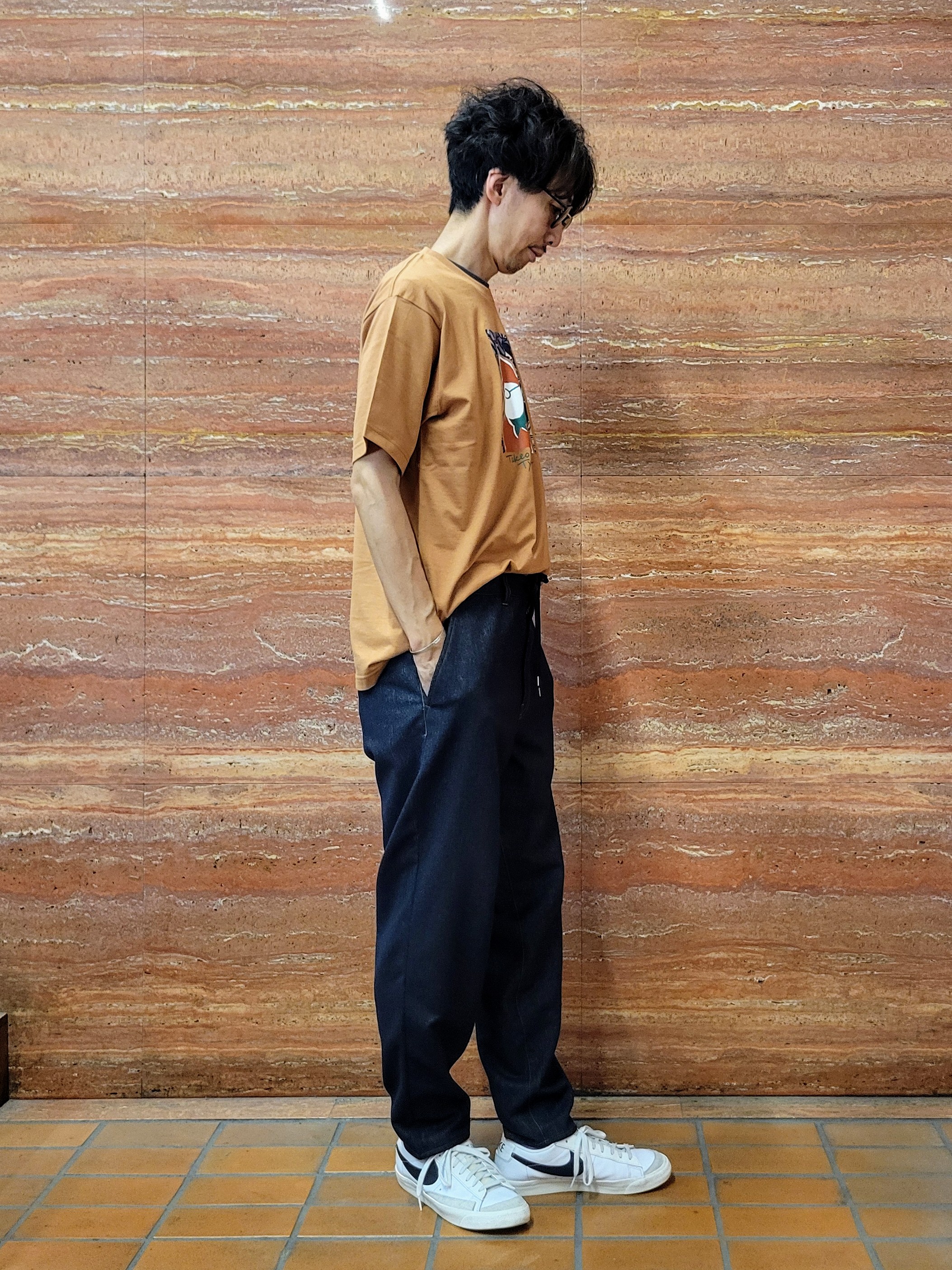 piroyaさんの「TAKEO KIKUCHI｜ポートレートアートＴシャツ」を使ったコーディネート