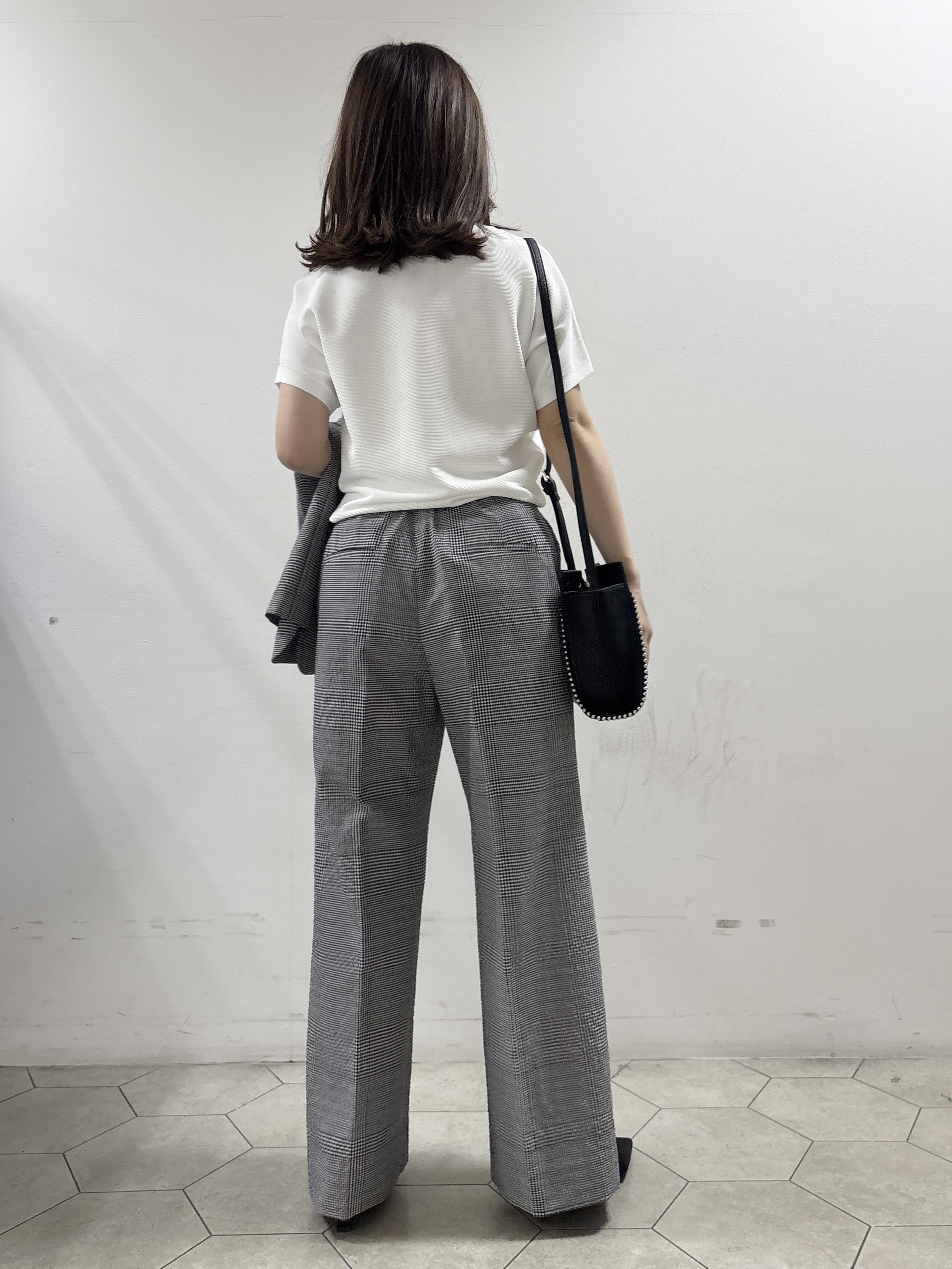 kahoさんの「INDIVI｜【洗える】ガーター編みVネックニットT」を使ったコーディネート