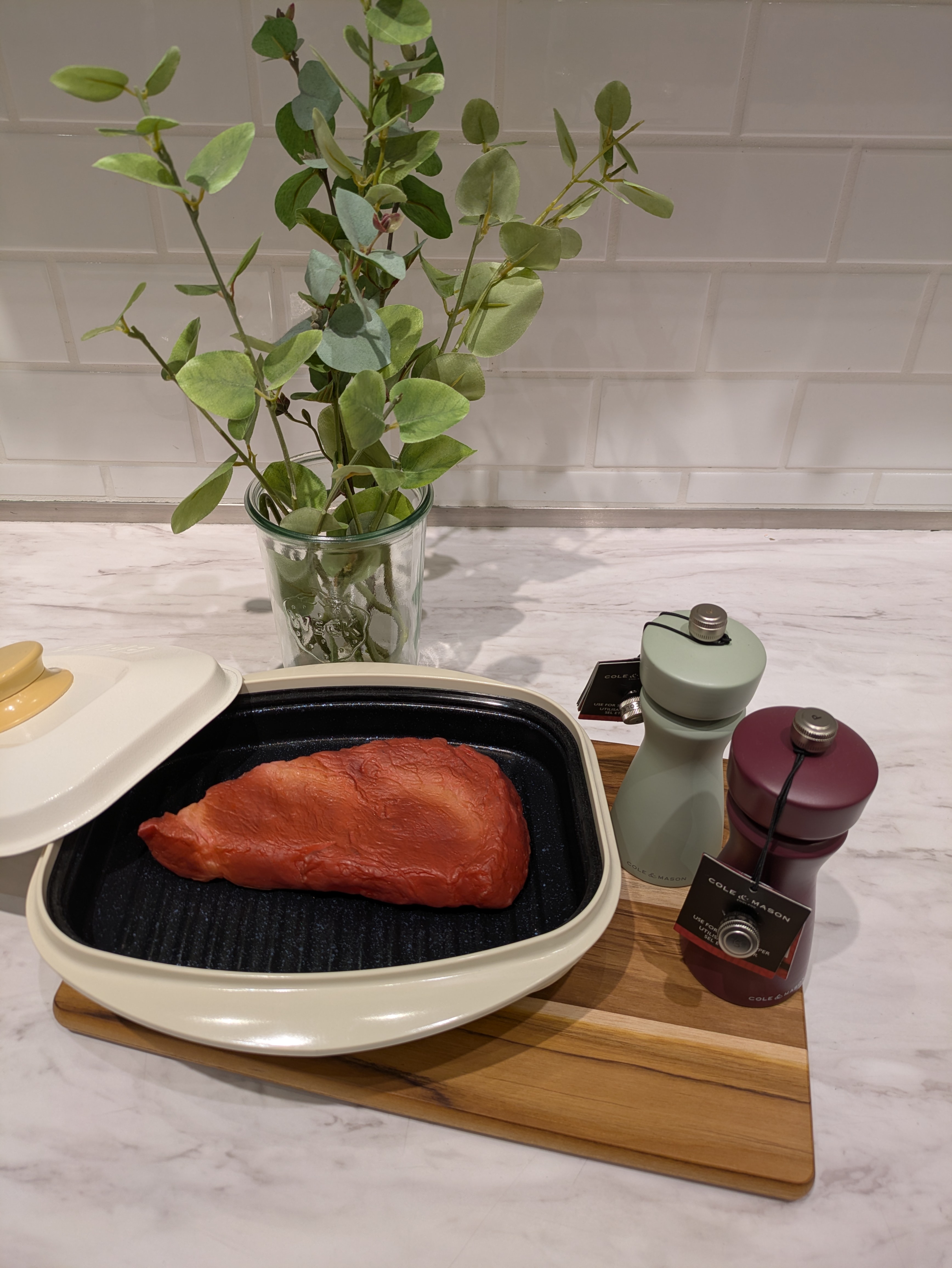 しょこさんの「212 KITCHEN STORE｜ケントン ソルト&ペッパーミル GR ＜COLE&MASON コール&メイソン＞」を使ったコーディネート