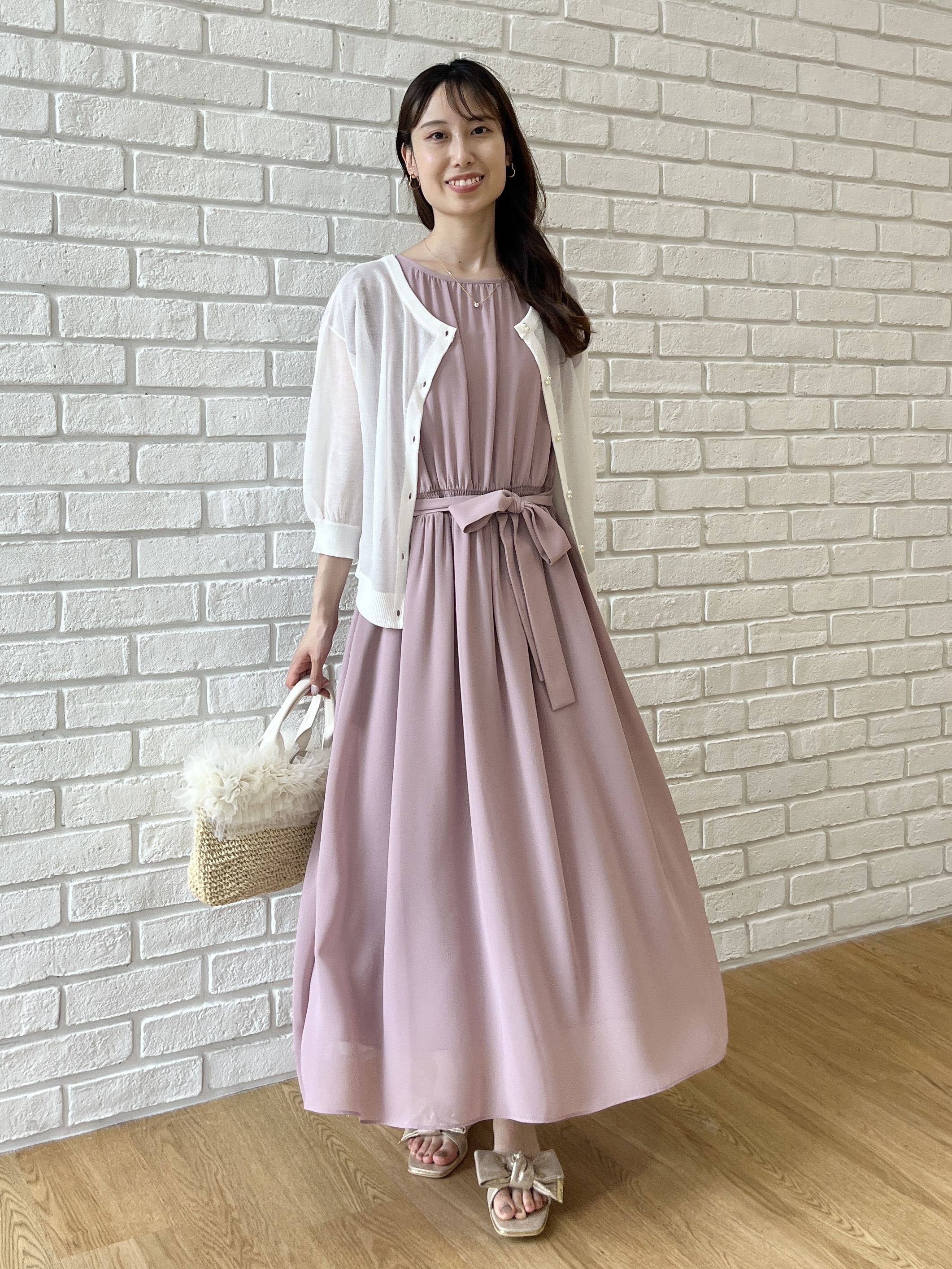 はばさんの「Couture brooch｜【洗える】袖フリル シフォン ギャザーワンピース」を使ったコーディネート