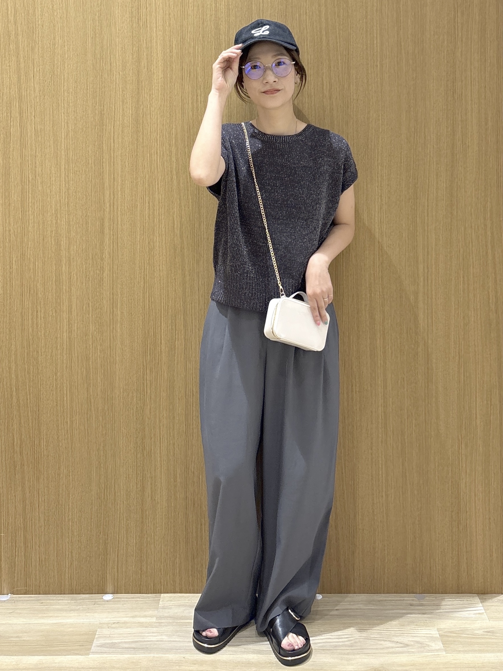 たけねぇさんの「OPAQUE.CLIP｜ラメメッシュ フレンチスリーブニット【洗濯機OK】」を使ったコーディネート
