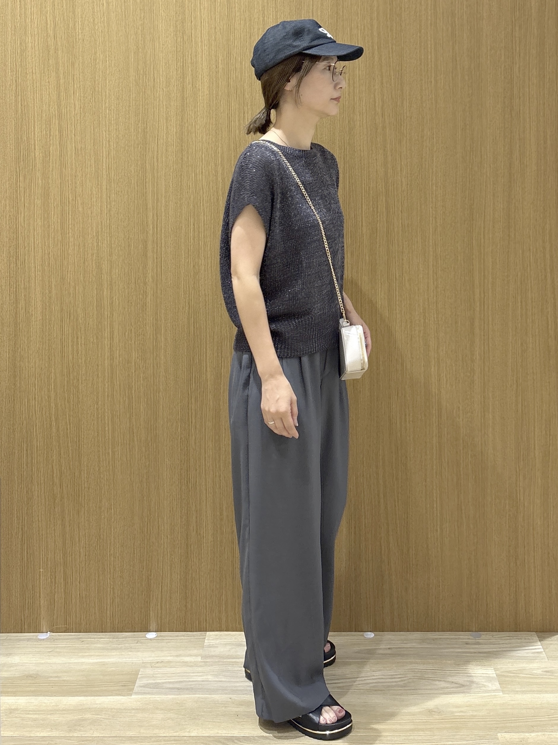 たけねぇさんの「OPAQUE.CLIP｜ラメメッシュ フレンチスリーブニット【洗濯機OK】」を使ったコーディネート