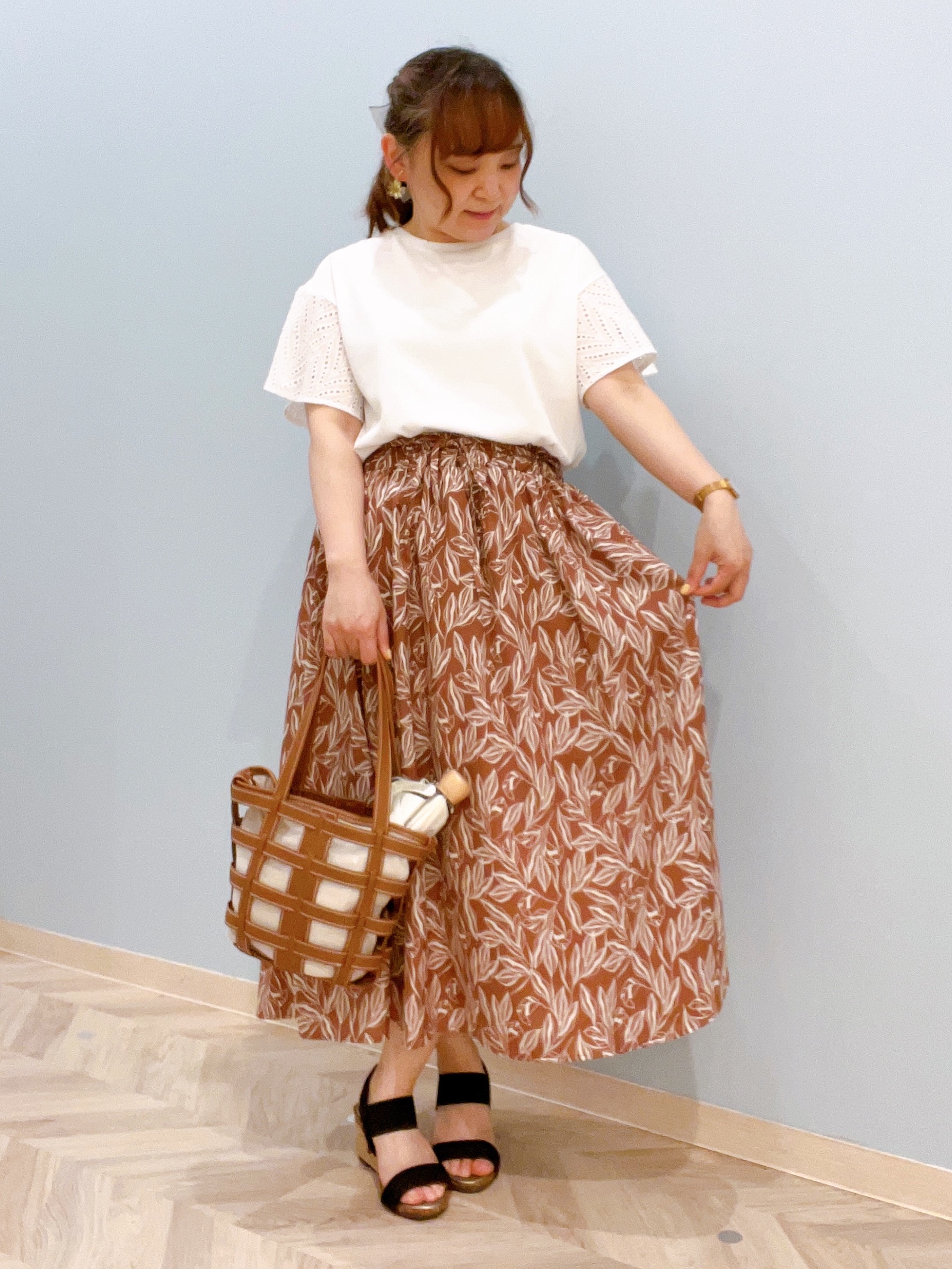 kitaさんの「SHOO･LA･RUE｜【汗じみ防止/ひんやり/S-LL】レースが華やか お袖フレアTシャツ」を使ったコーディネート