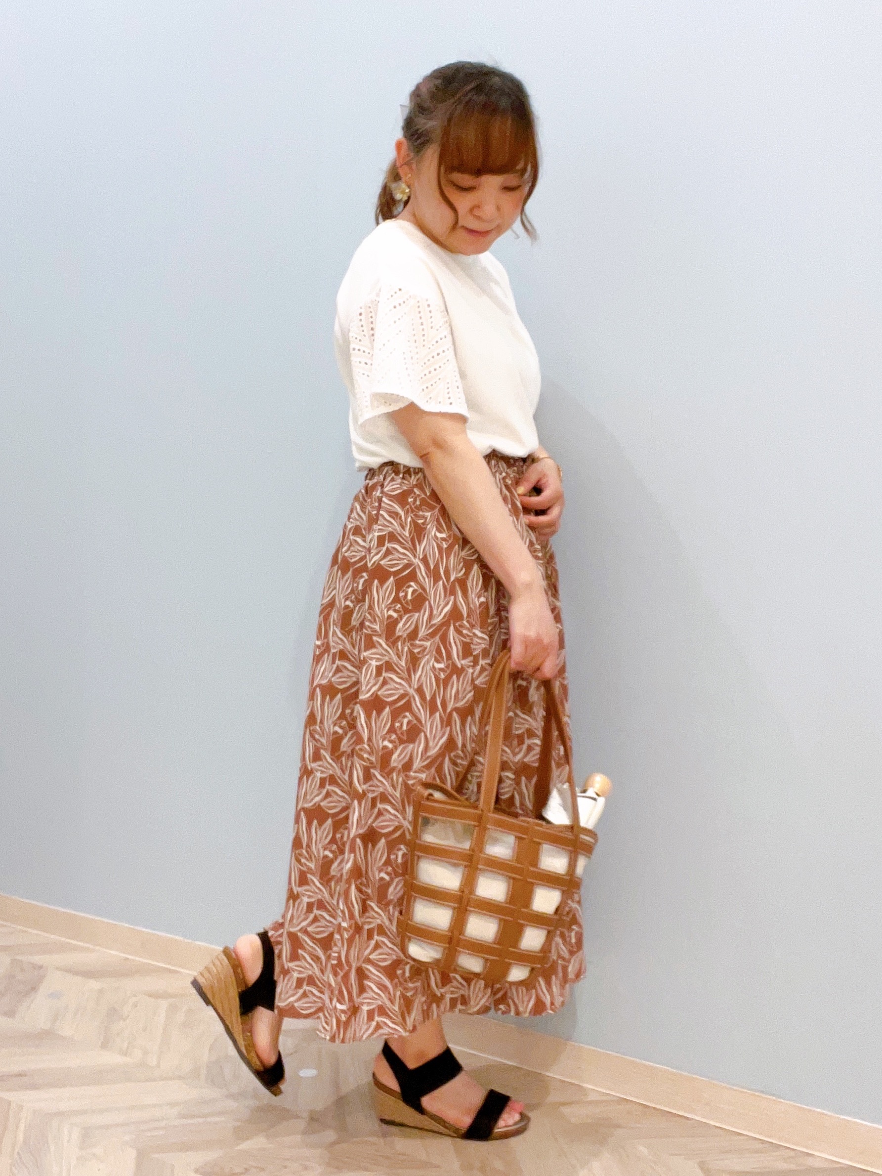 kitaさんの「SHOO･LA･RUE｜【汗じみ防止/ひんやり/S-LL】レースが華やか お袖フレアTシャツ」を使ったコーディネート