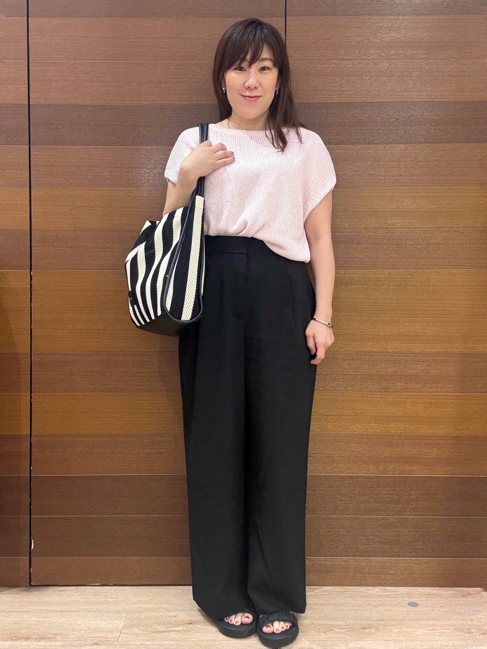 maichiさんの「OPAQUE.CLIP｜ラメメッシュ フレンチスリーブニット【洗濯機OK】」を使ったコーディネート